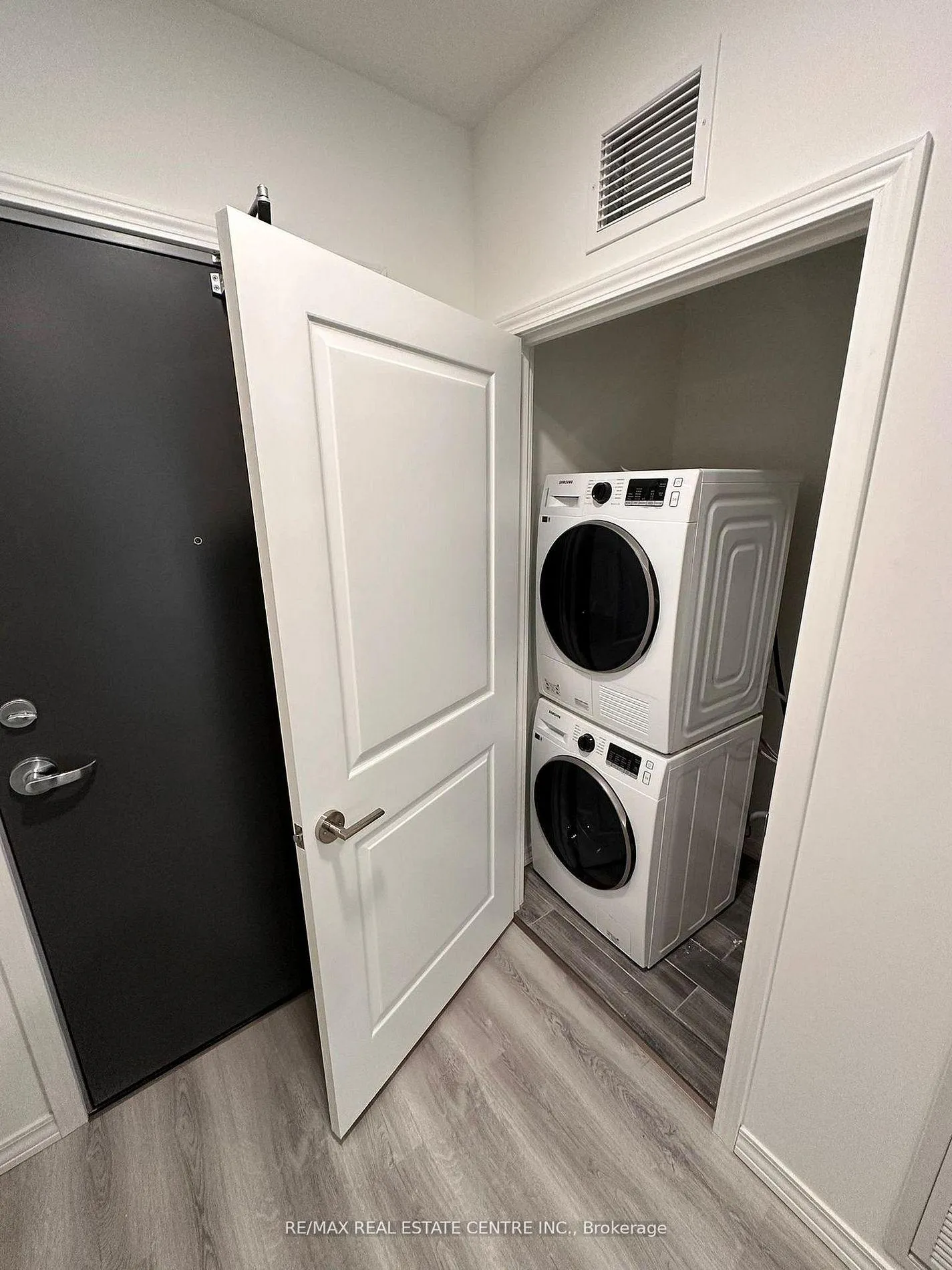 Photo 11 of Unit 101, 181 Elmira Road, Guelph, Willow West/Sugarbush/West Acres — HOMEH