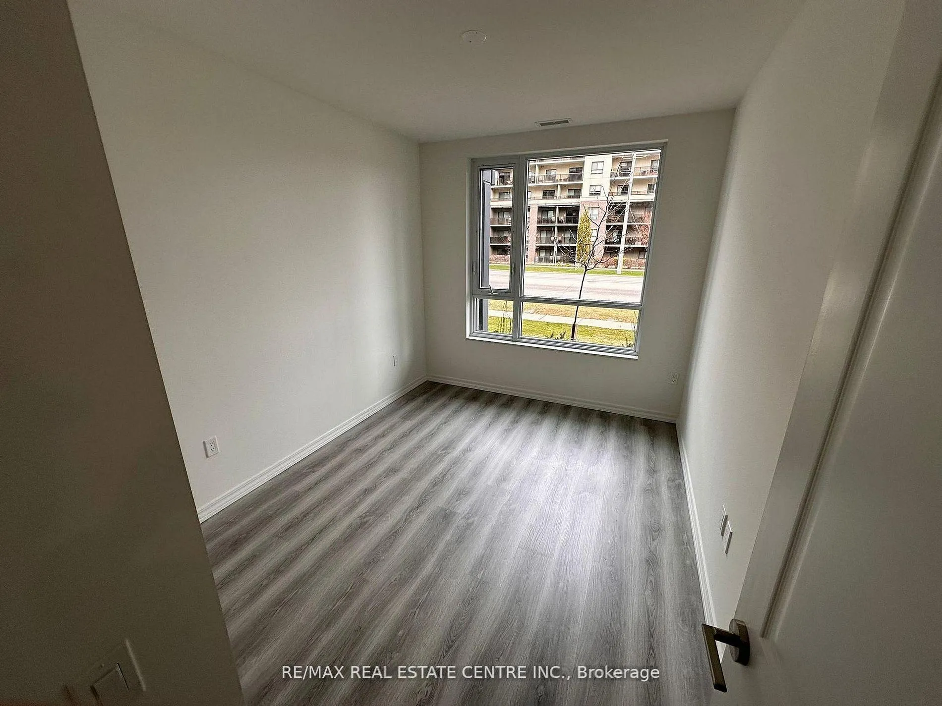 Photo 15 of Unit 101, 181 Elmira Road, Guelph, Willow West/Sugarbush/West Acres — HOMEH