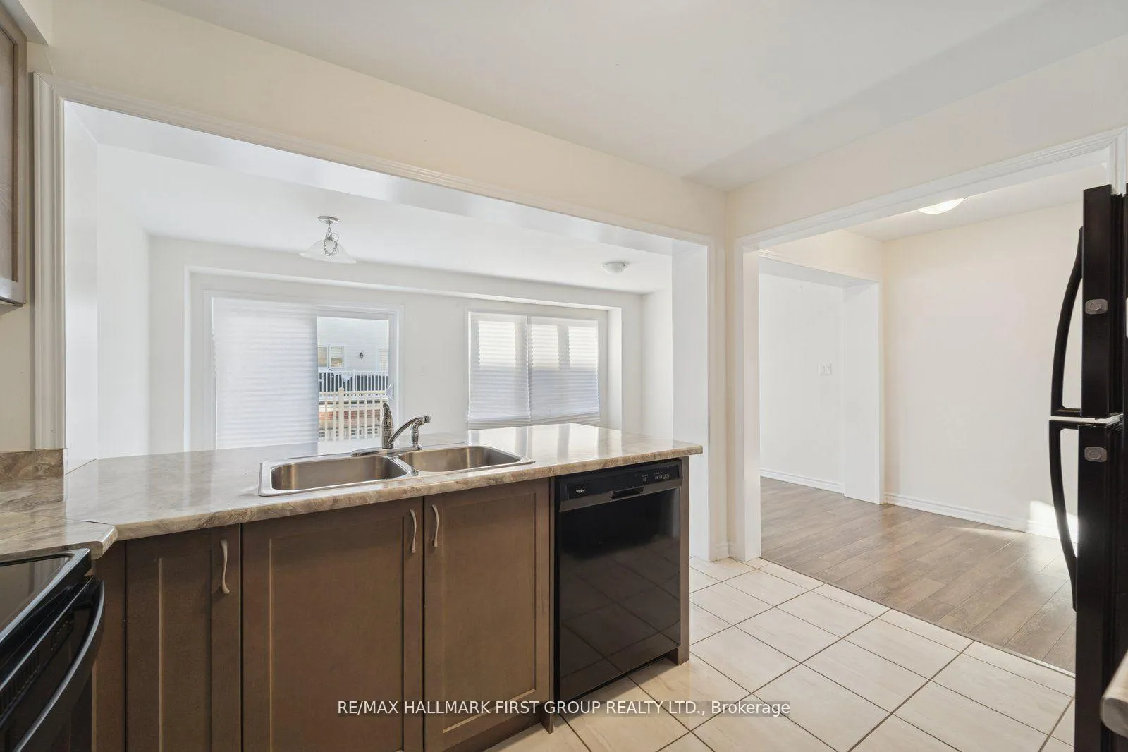 Photo 8 of 2442 Fall Harvest Crescent, Pickering, Rural Pickering — HOMEH