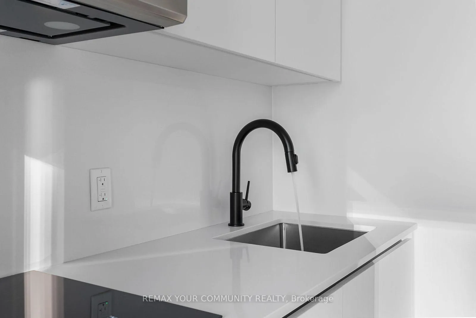 Photo 5 of Unit 4502, 327 King Street W, Toronto, Waterfront Communities — HOMEH