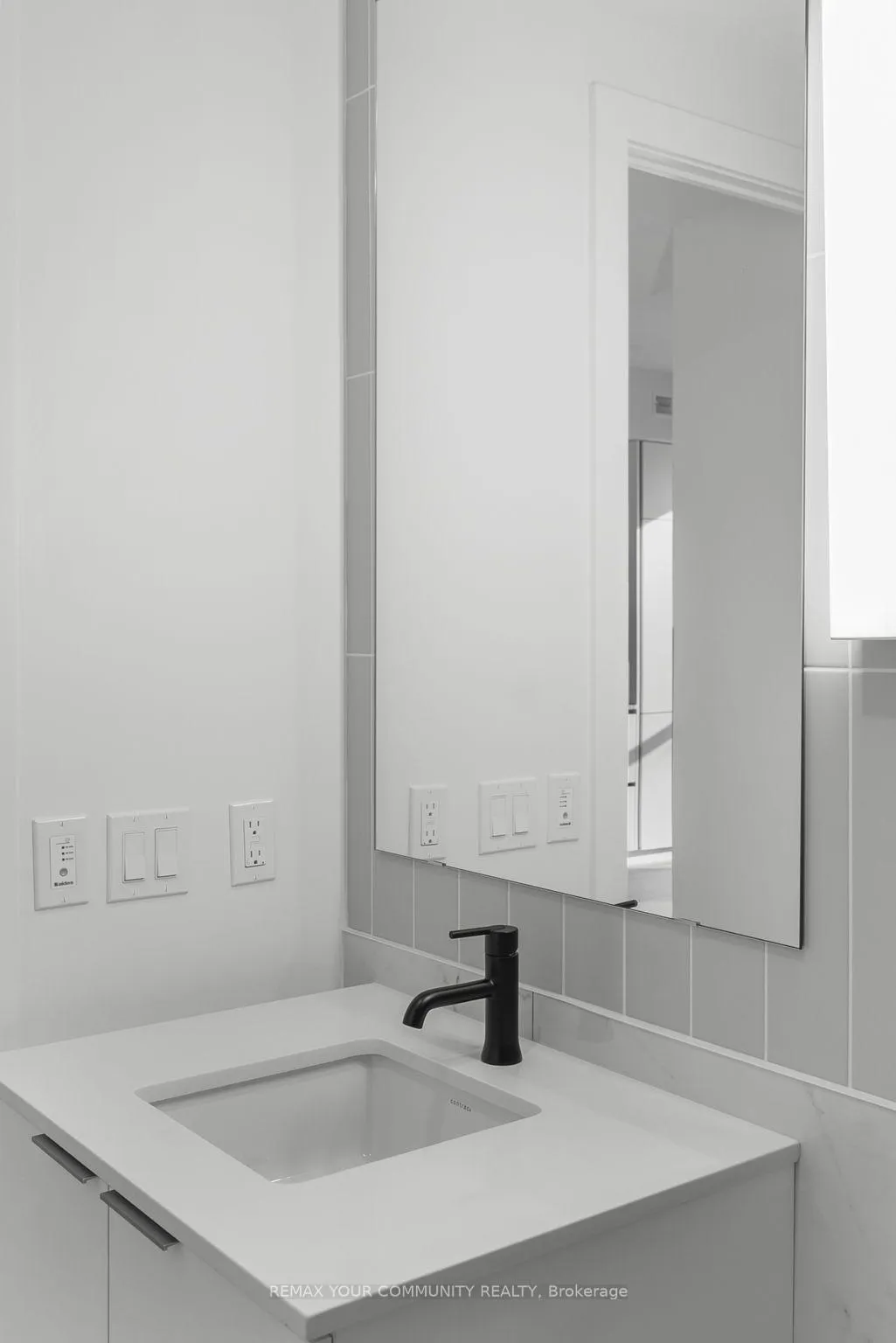Photo 7 of Unit 4502, 327 King Street W, Toronto, Waterfront Communities — HOMEH