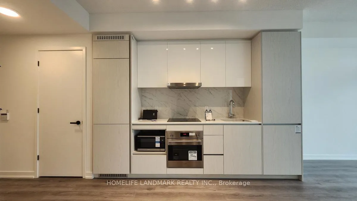 Photo 3 of Unit 1009, 28 Interchange Way, Vaughan, Vaughan Corporate Centre — HOMEH