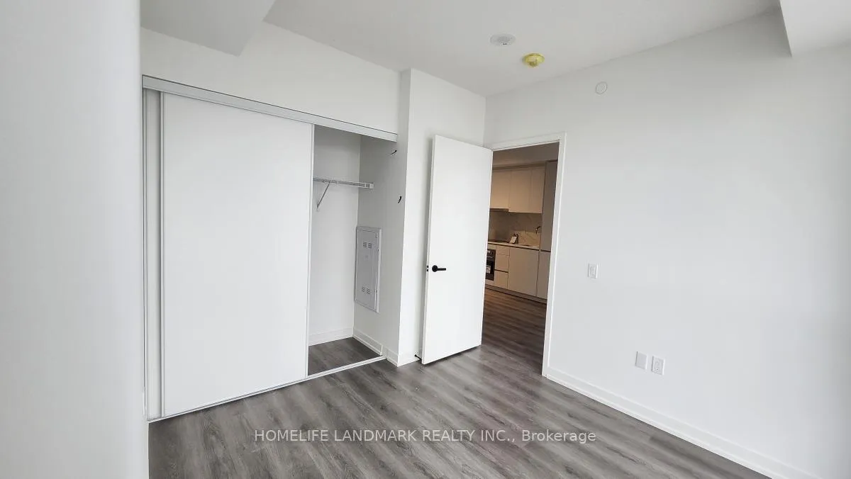 Photo 7 of Unit 1009, 28 Interchange Way, Vaughan, Vaughan Corporate Centre — HOMEH