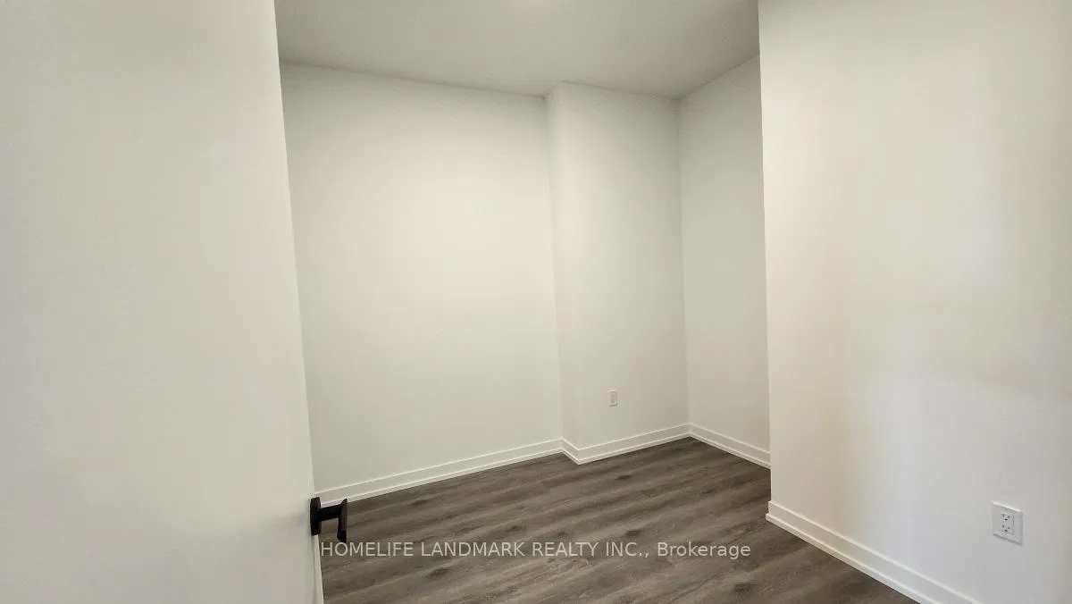 Photo 8 of Unit 1009, 28 Interchange Way, Vaughan, Vaughan Corporate Centre — HOMEH