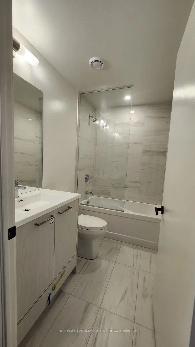 Photo 11 of Unit 1009, 28 Interchange Way, Vaughan, Vaughan Corporate Centre — HOMEH