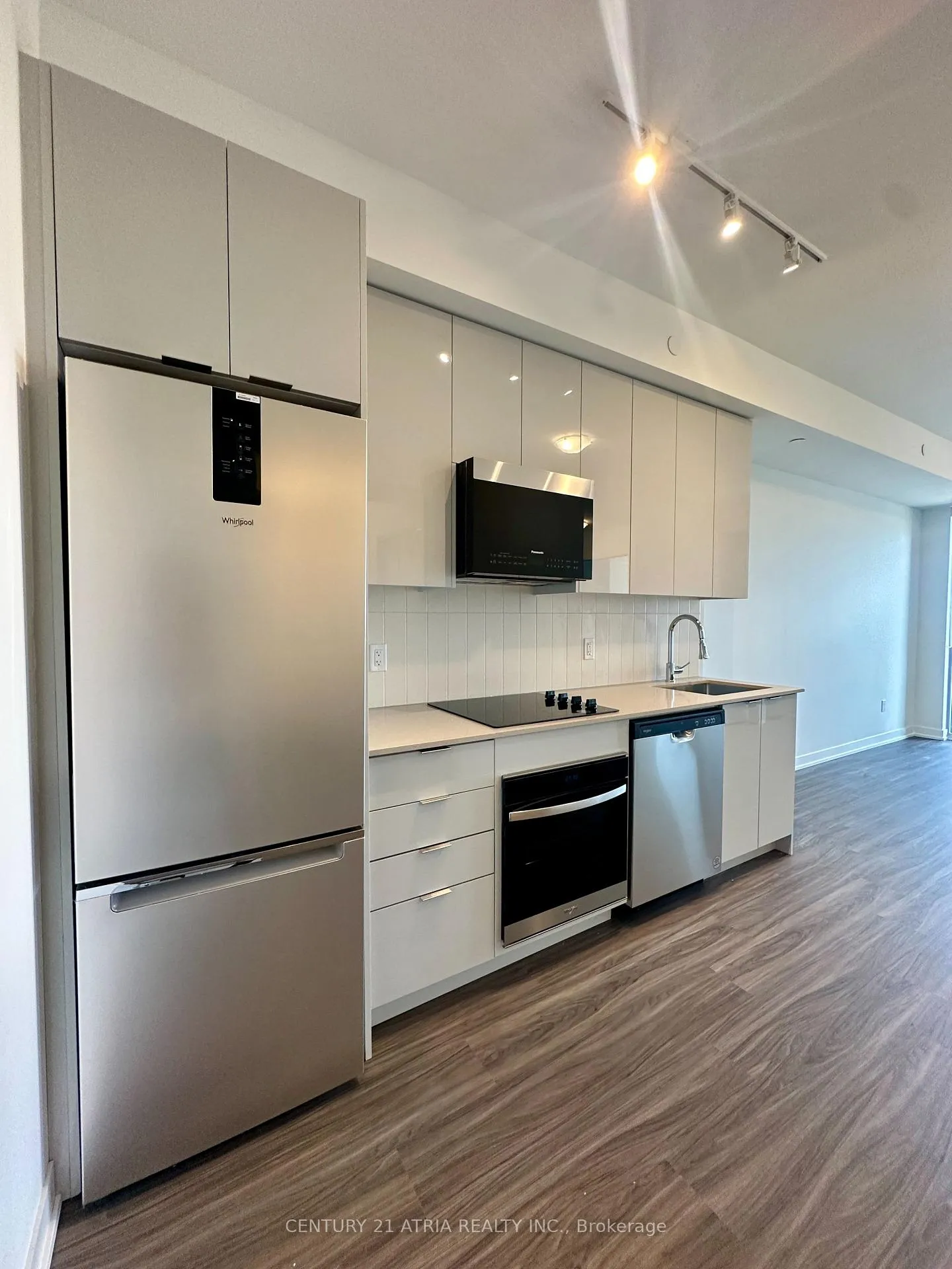 Photo 1 of Unit 1008, 474 Caldari Road, Vaughan, Concord — HOMEH