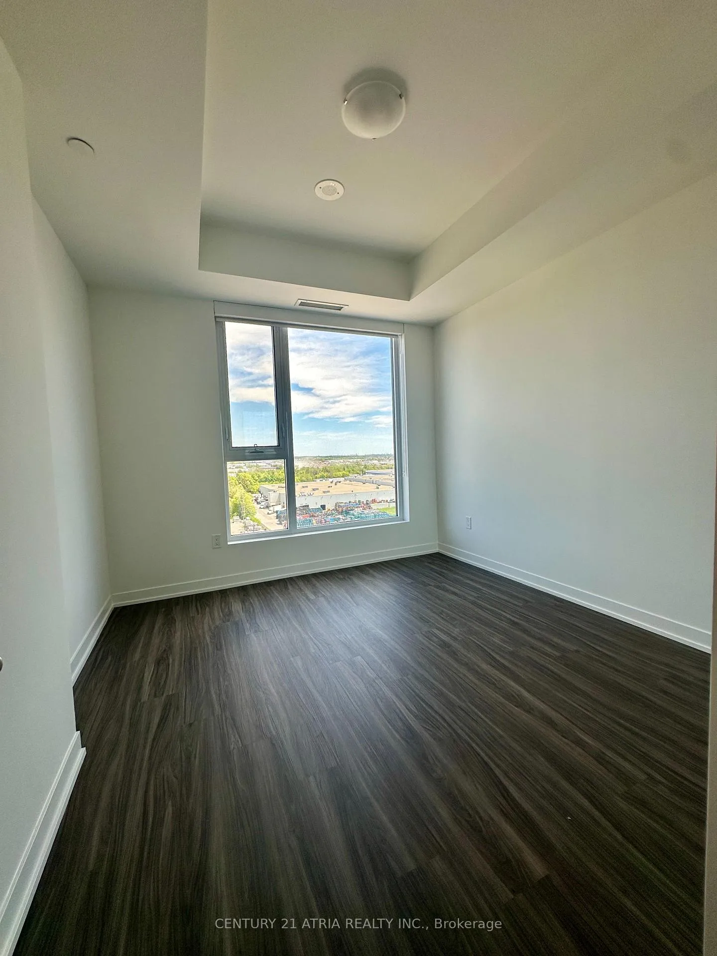 Photo 5 of Unit 1008, 474 Caldari Road, Vaughan, Concord — HOMEH