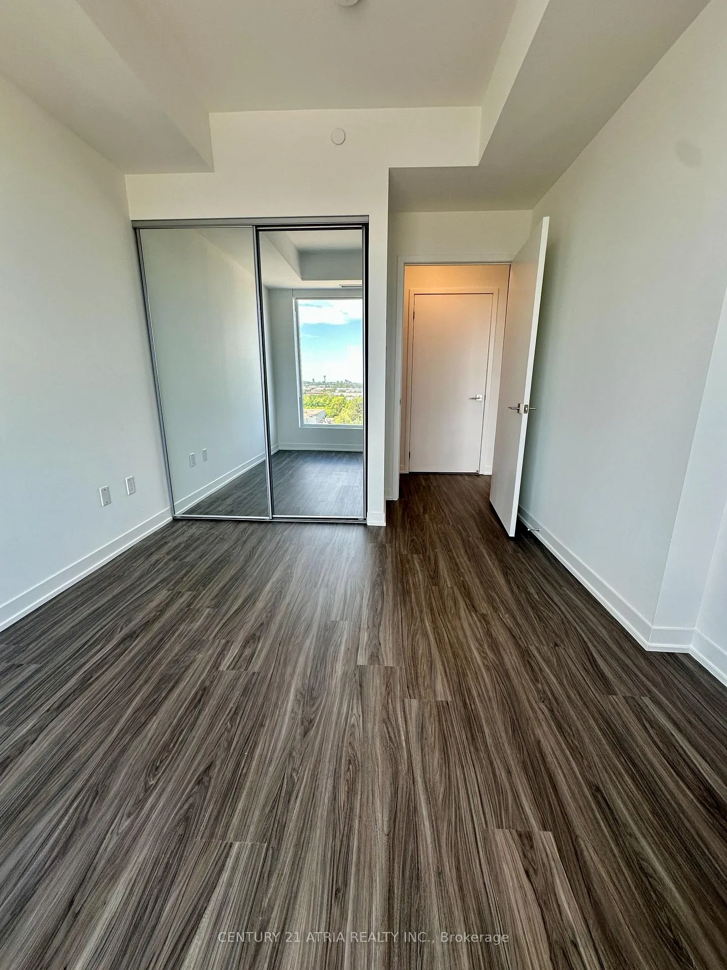 Photo 6 of Unit 1008, 474 Caldari Road, Vaughan, Concord — HOMEH
