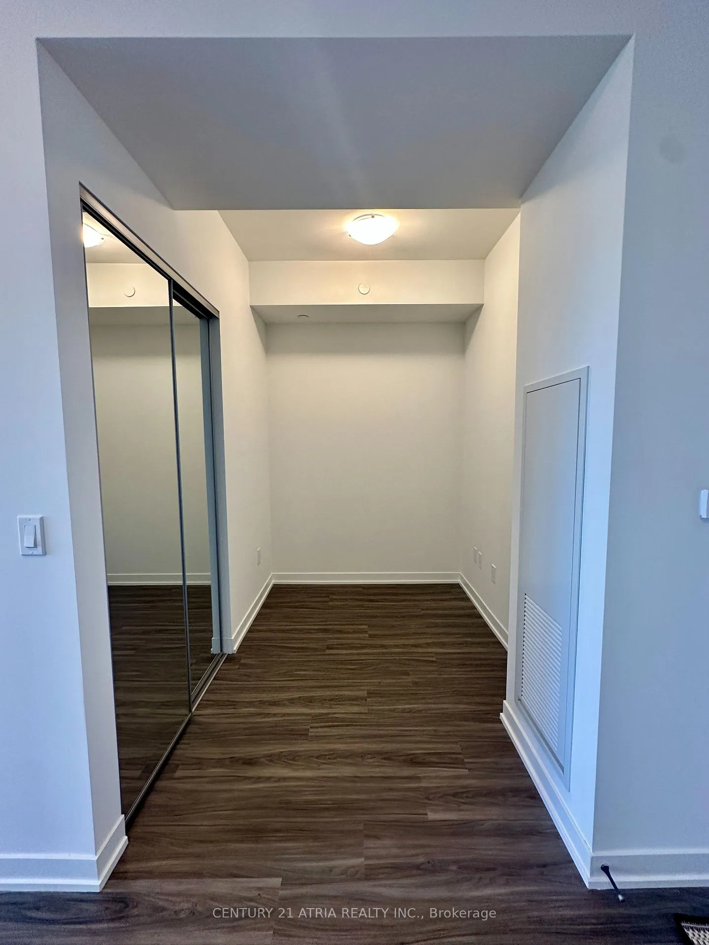 Photo 7 of Unit 1008, 474 Caldari Road, Vaughan, Concord — HOMEH