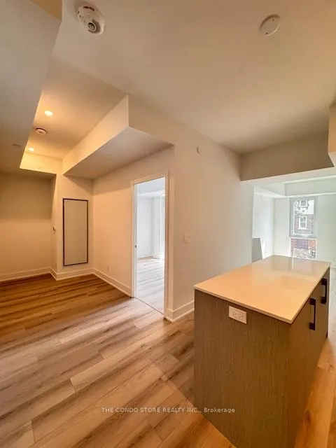 Photo 4 of Unit 202, 8 Manor Road W, Toronto, Yonge-Eglinton — HOMEH