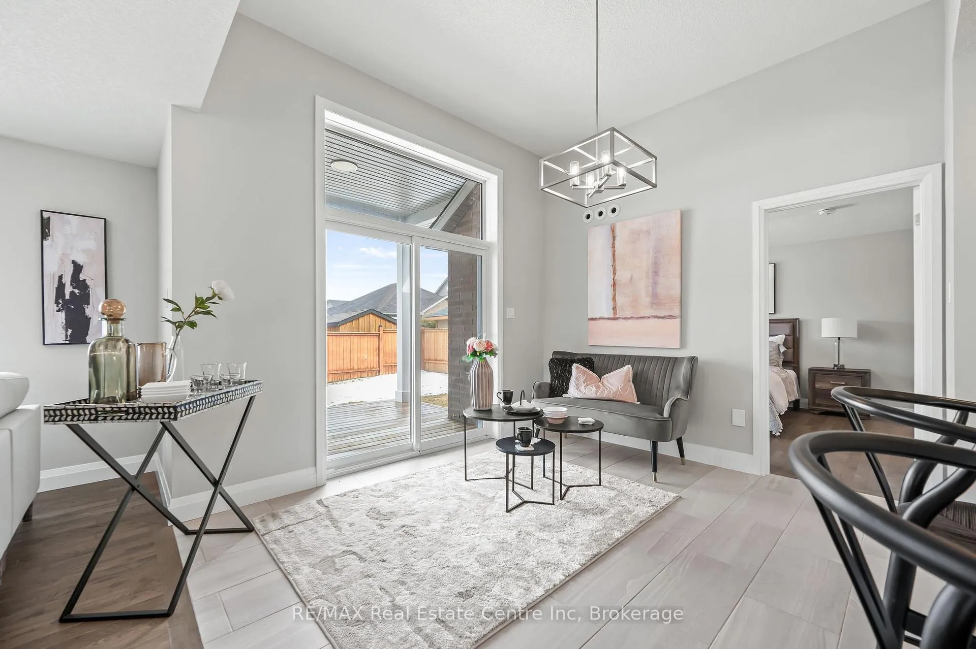 Photo 4 of 222 Bridge Crescent, Minto — HOMEH