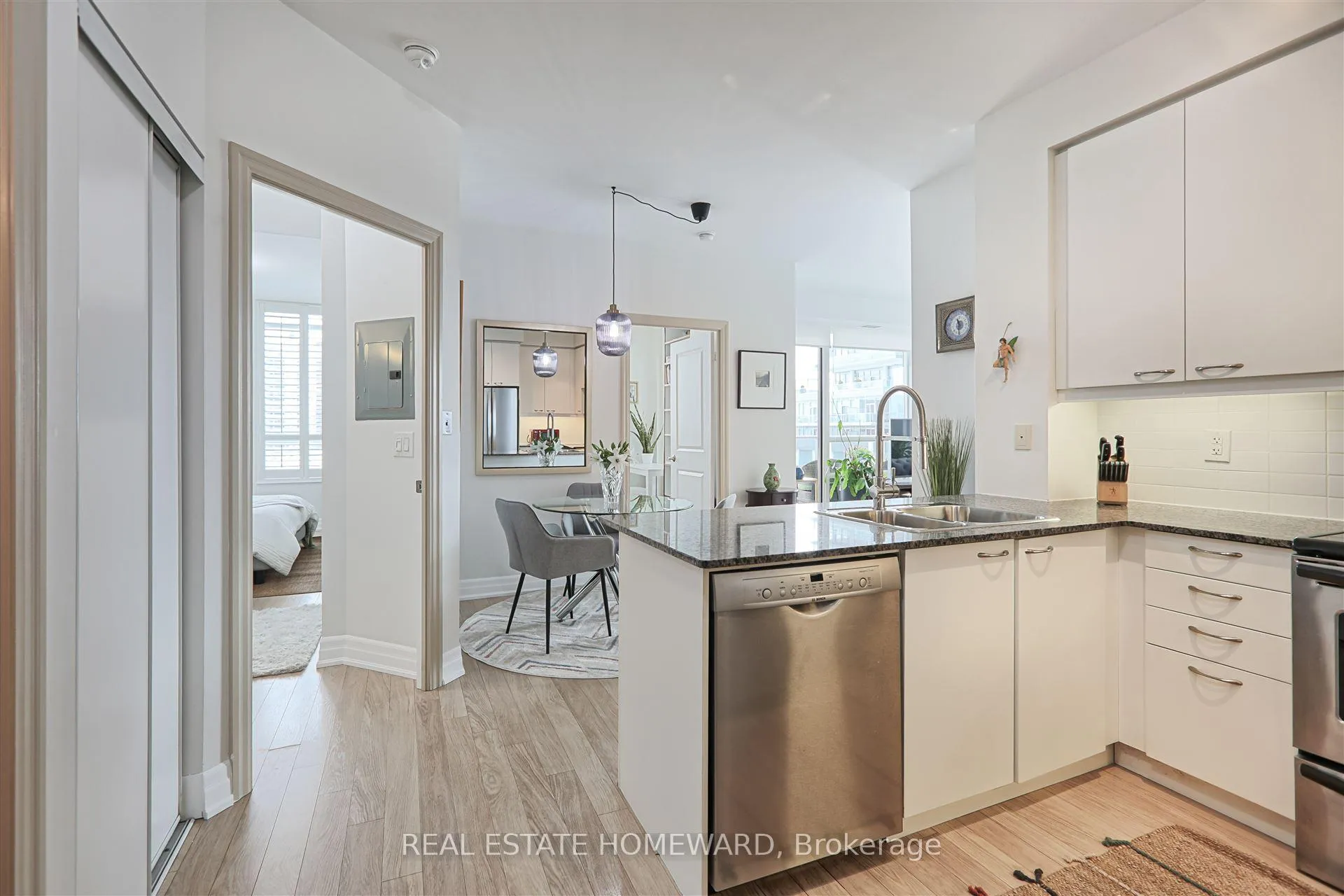 Photo 2 of Unit 507, 500 St Clair Avenue W, Toronto, Forest Hill South — HOMEH