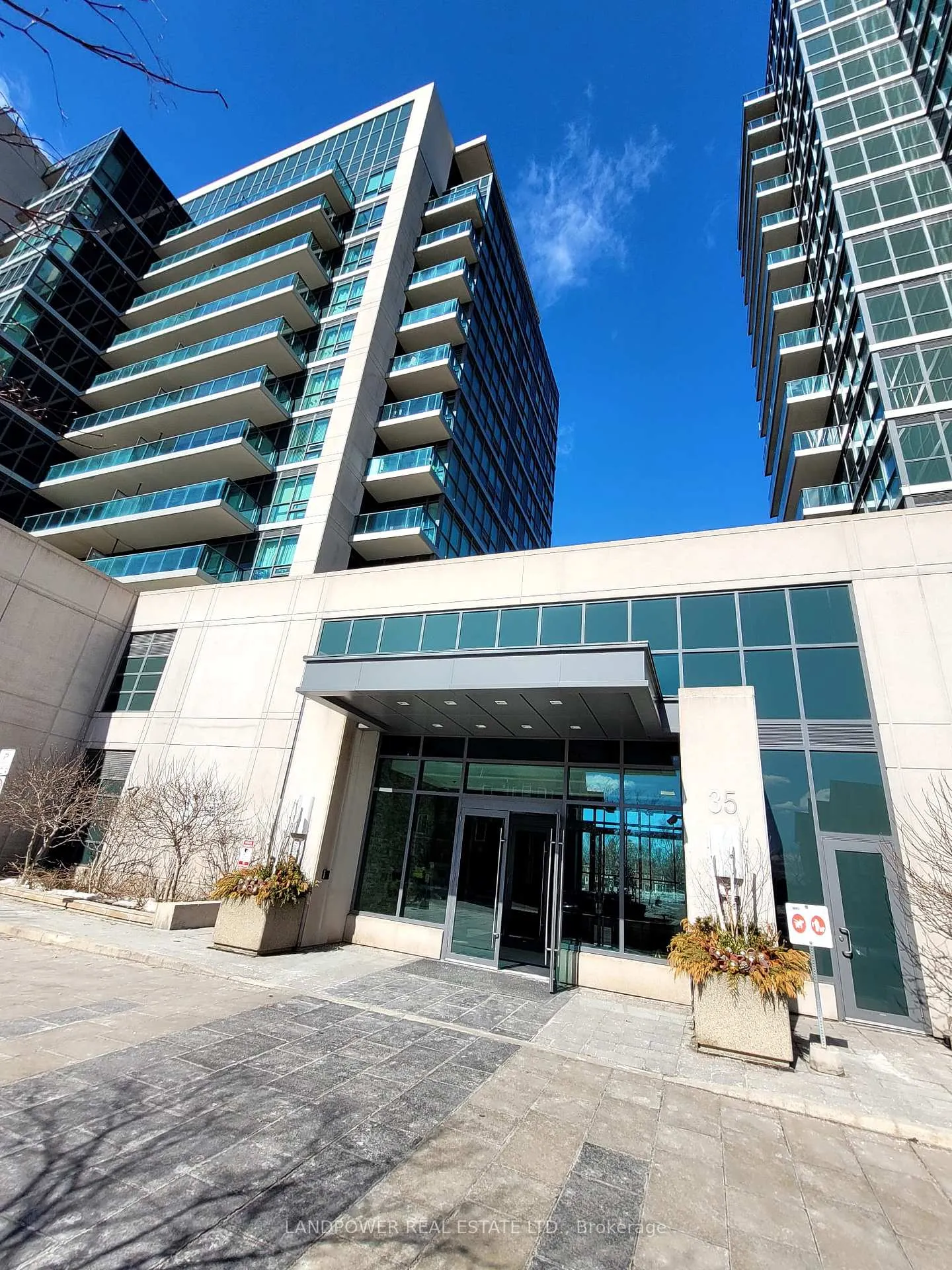Photo 2 of Unit 320, 35 Brian Peck Crescent, Toronto, Thorncliffe Park — HOMEH