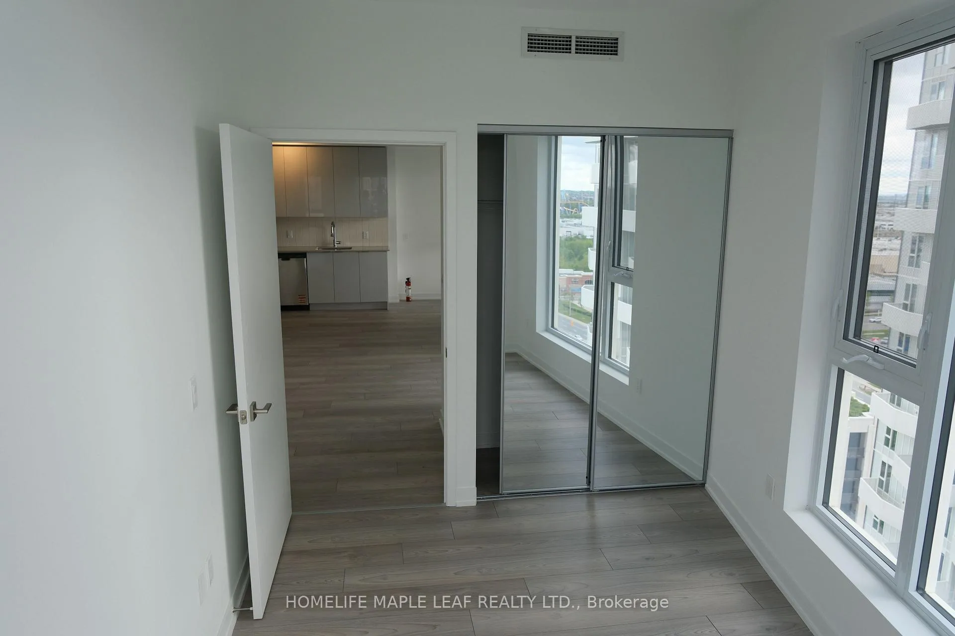 Photo 8 of Unit 1503, 474 Caldari Road, Vaughan, Concord — HOMEH