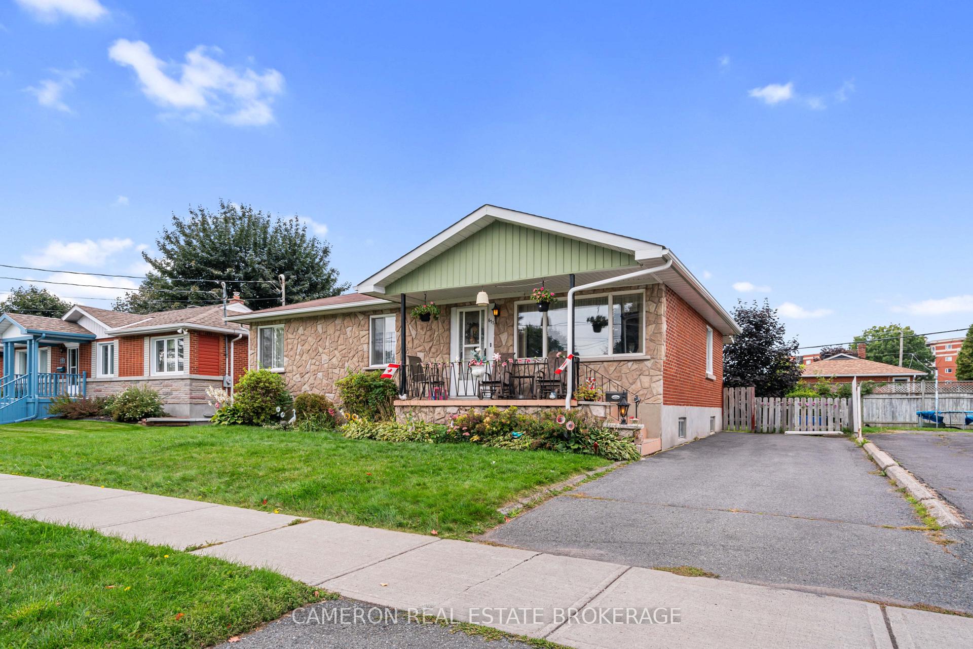 Photo 1 of 611 Carleton Street, Cornwall — HOMEH
