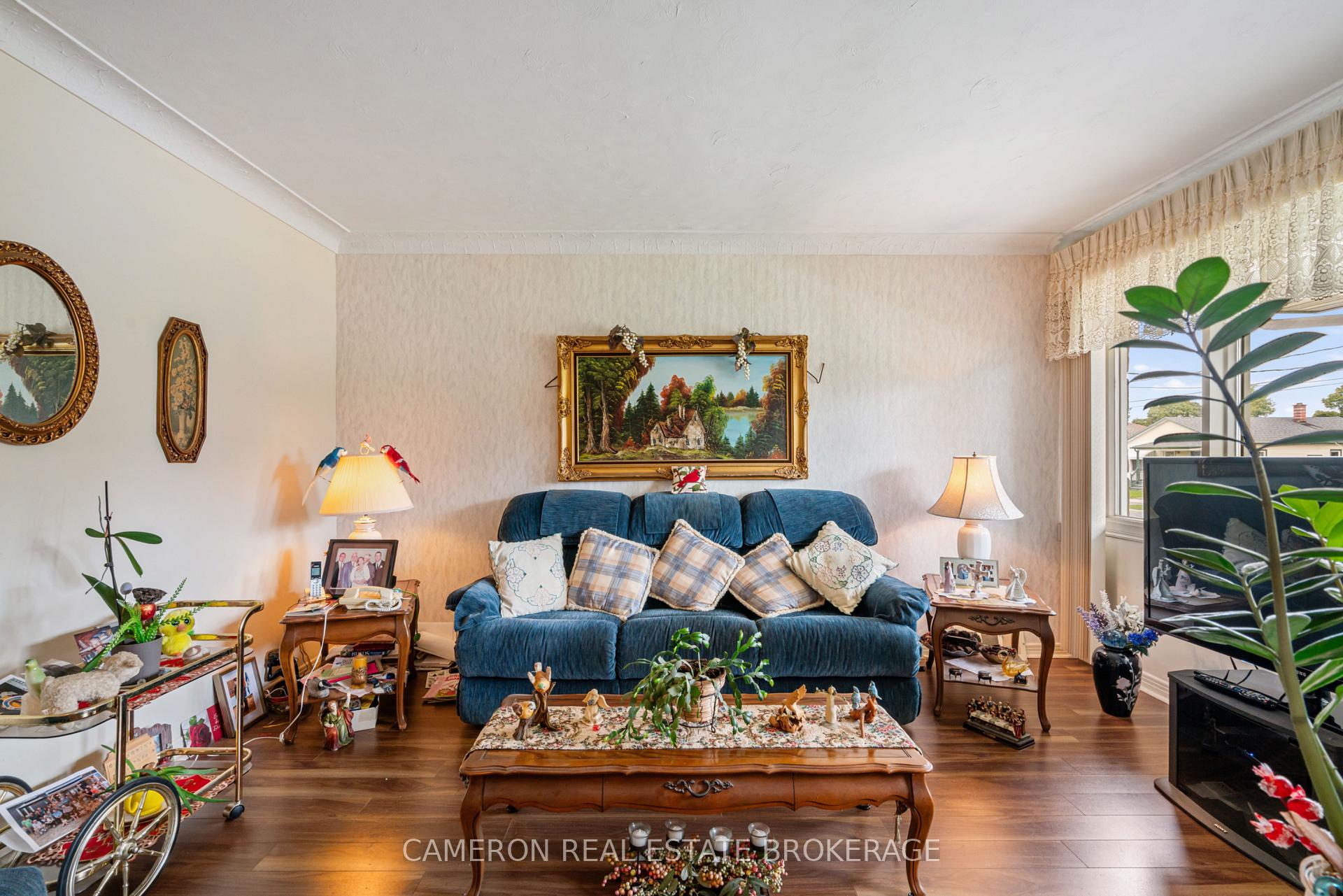 Photo 4 of 611 Carleton Street, Cornwall — HOMEH