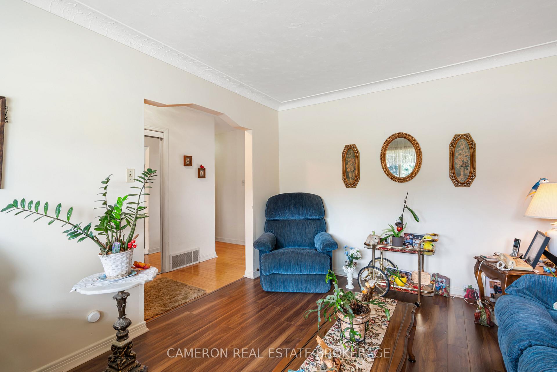 Photo 5 of 611 Carleton Street, Cornwall — HOMEH