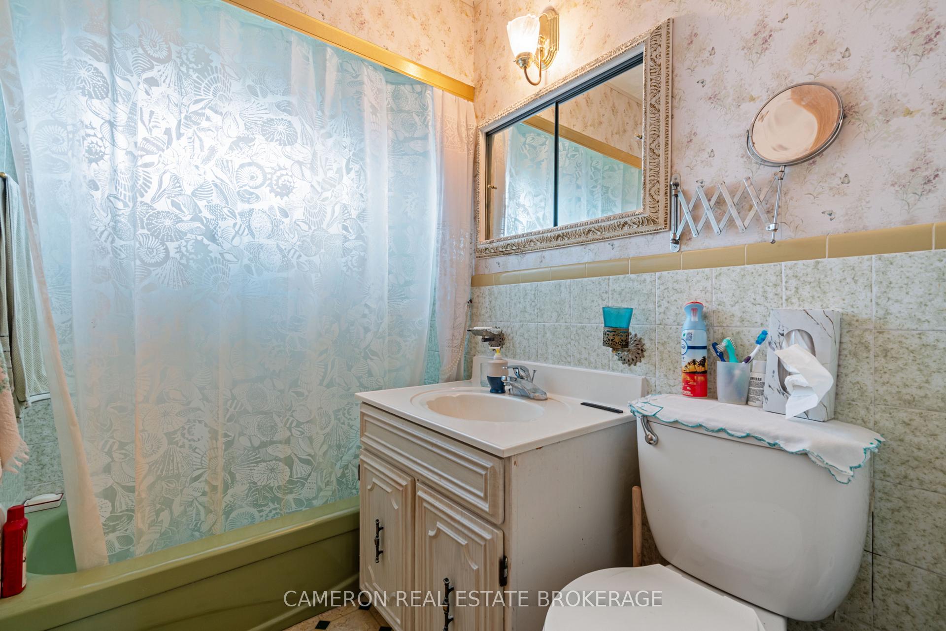 Photo 11 of 611 Carleton Street, Cornwall — HOMEH