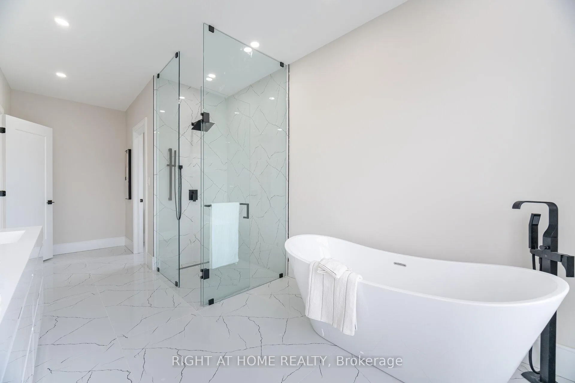 Photo 32 of 1950 Rosebank Road, Pickering, Amberlea — HOMEH