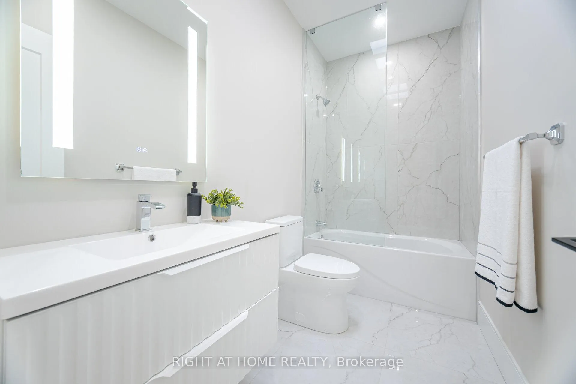 Photo 37 of 1950 Rosebank Road, Pickering, Amberlea — HOMEH