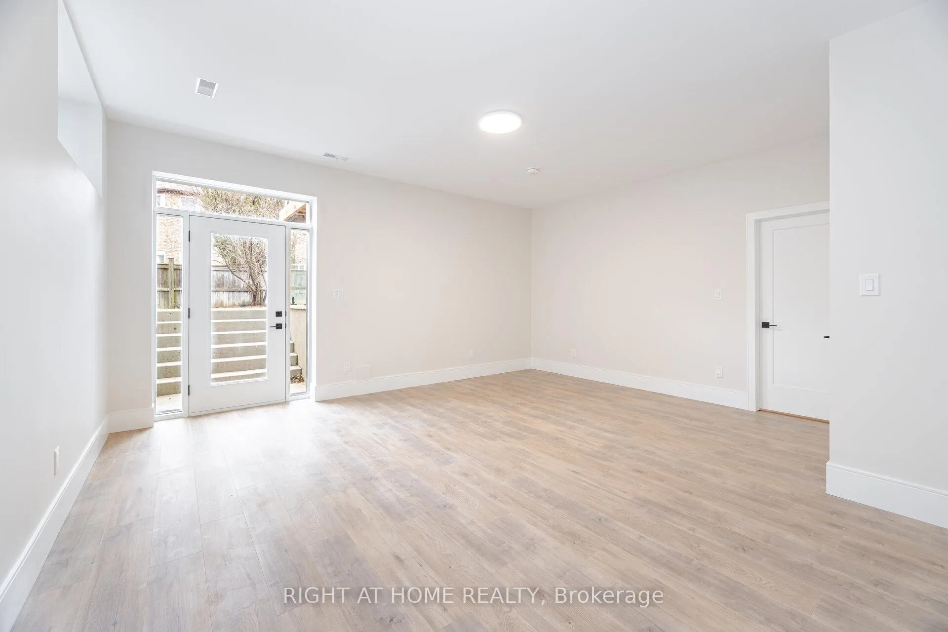 Photo 40 of 1950 Rosebank Road, Pickering, Amberlea — HOMEH