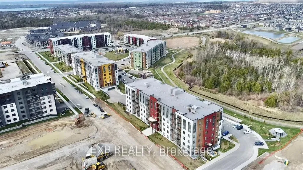 Photo 6 of 10 Culinary Lane, Barrie, Rural Barrie Southeast — HOMEH