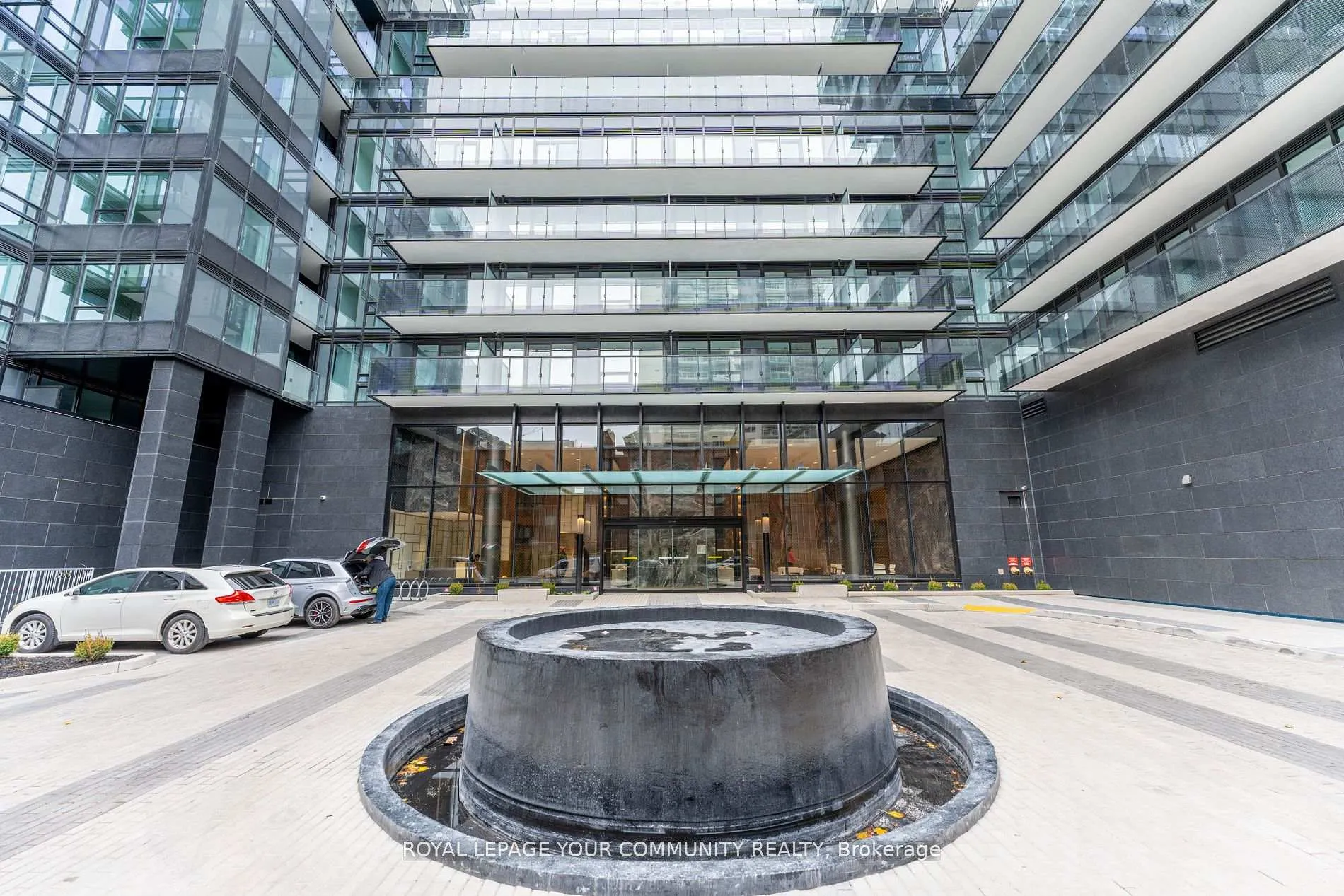 Front of Unit 206N, 117 Broadway Avenue