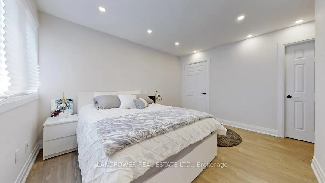 Photo 7 of 107 Milestone Crescent, Aurora, Aurora Village — HOMEH