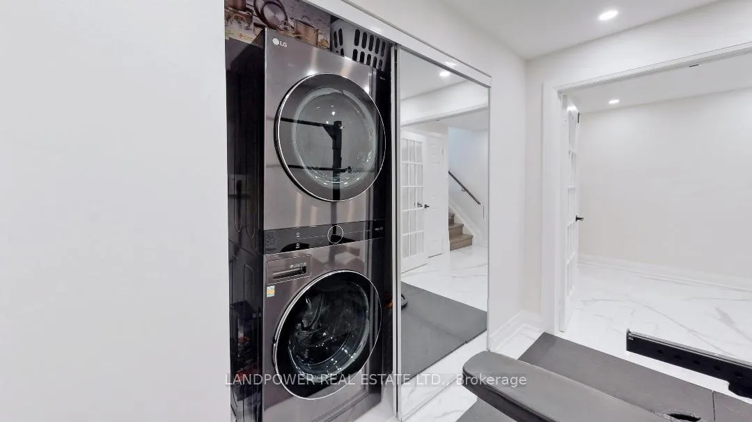 Photo 15 of 107 Milestone Crescent, Aurora, Aurora Village — HOMEH
