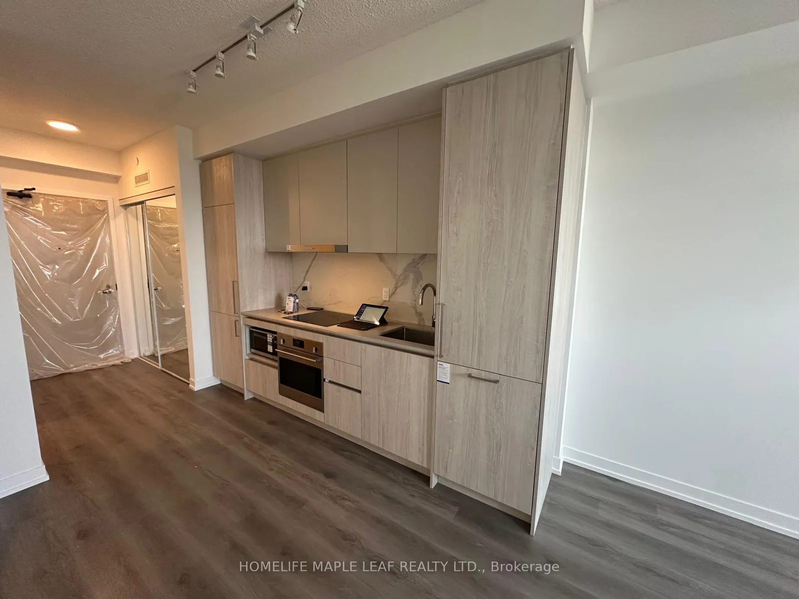 Photo 4 of Unit 5505, 225 Commerce Street, Vaughan, Vaughan Corporate Centre — HOMEH
