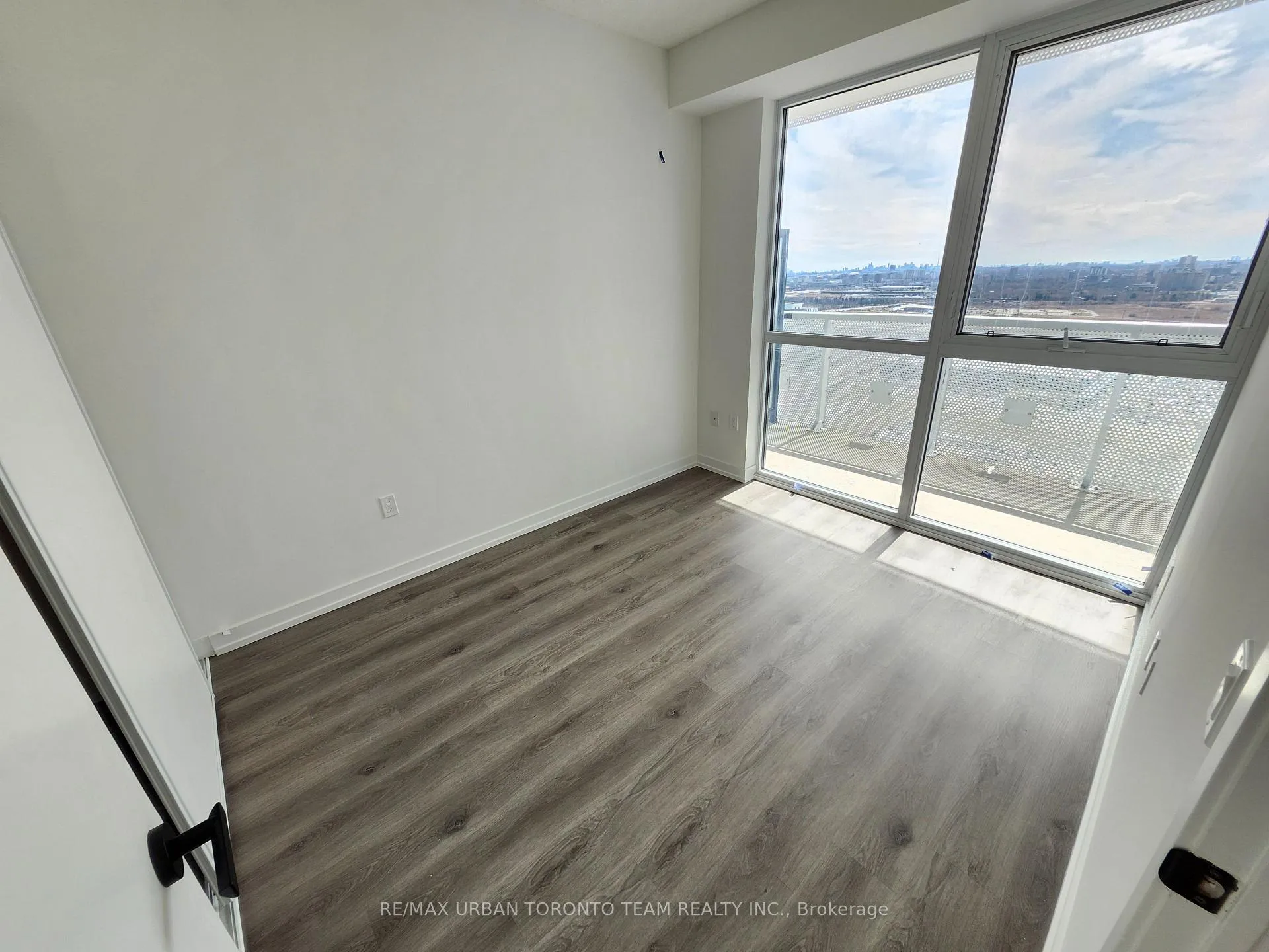 Photo 6 of Unit 3103, 225 Commerce Street, Vaughan, Vaughan Corporate Centre — HOMEH
