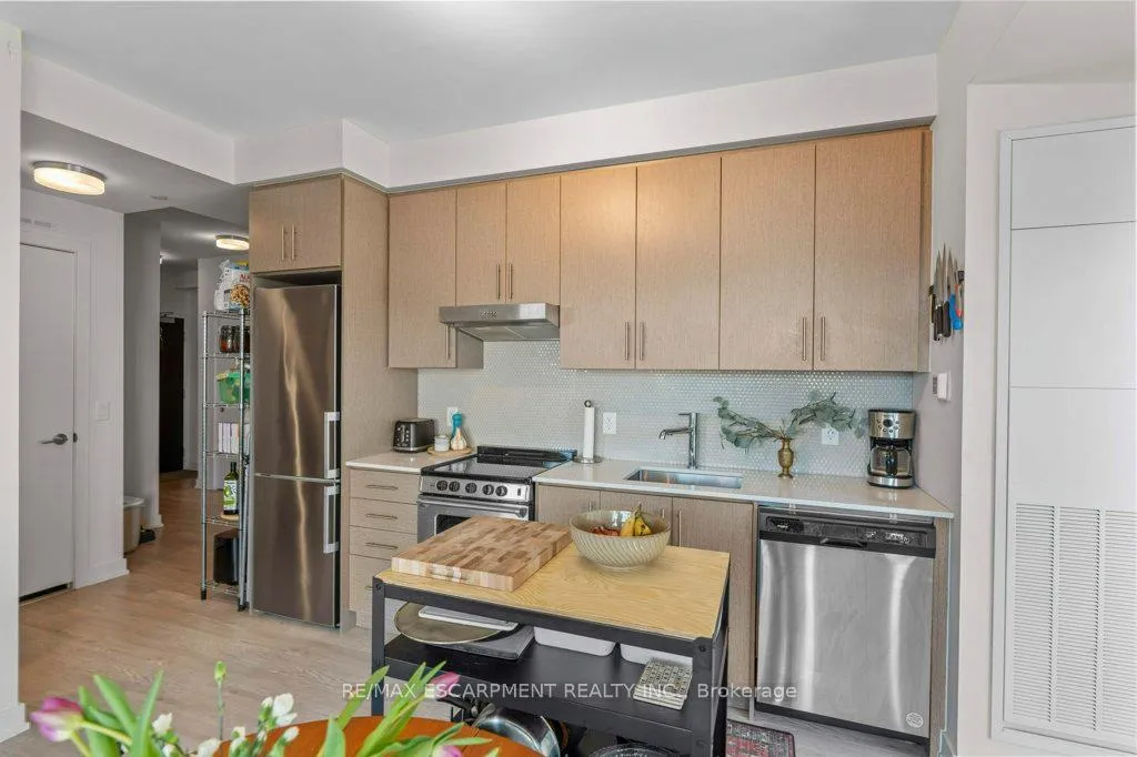 Photo 3 of Unit 415, 212 King William Street, Hamilton, Beasley — HOMEH