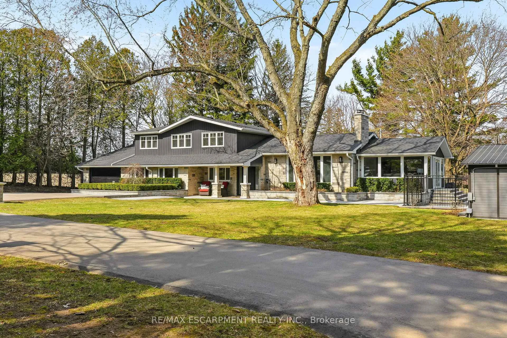 Photo 3 of 1189 Britannia Road, Burlington, Rural Burlington — HOMEH