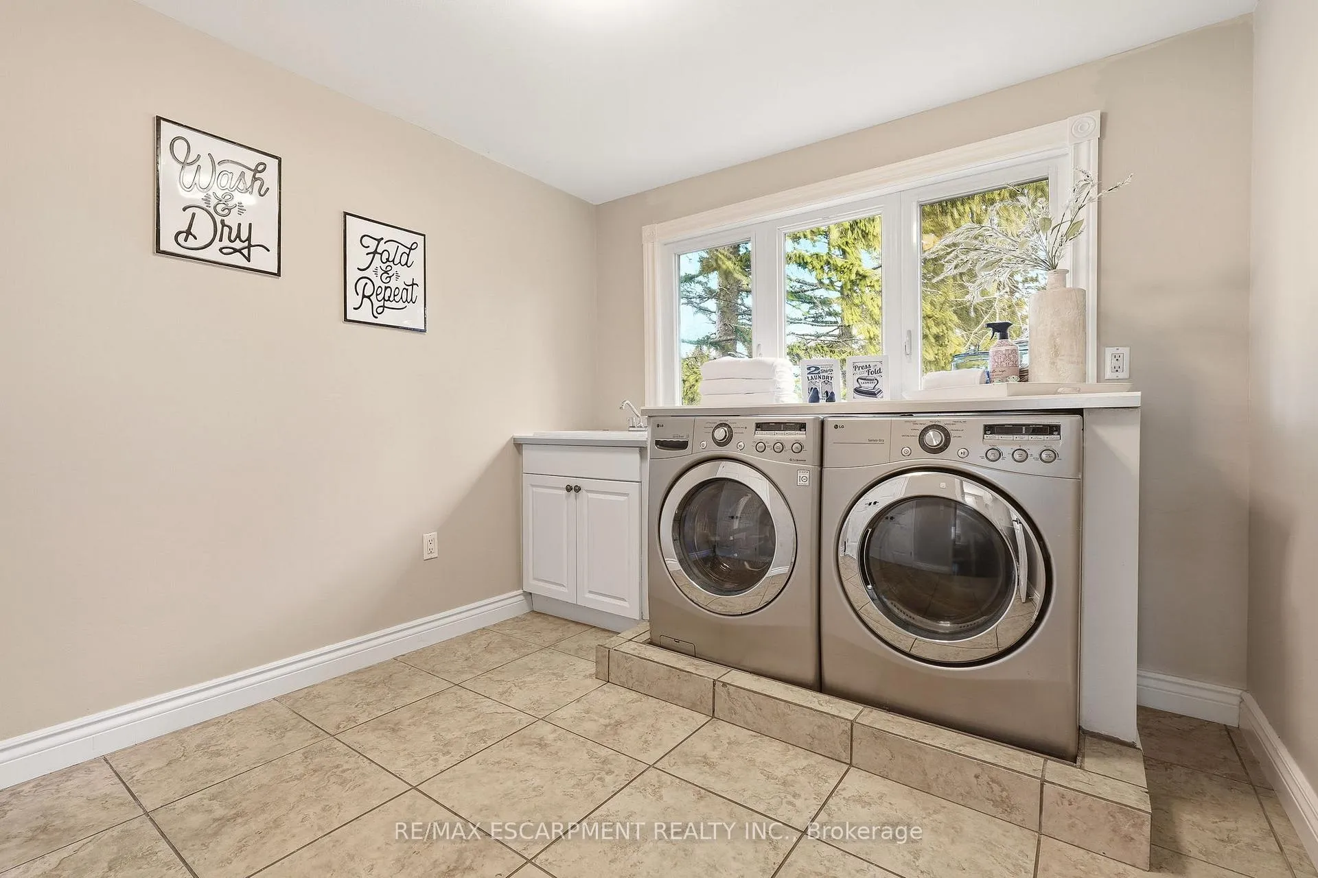 Photo 31 of 1189 Britannia Road, Burlington, Rural Burlington — HOMEH