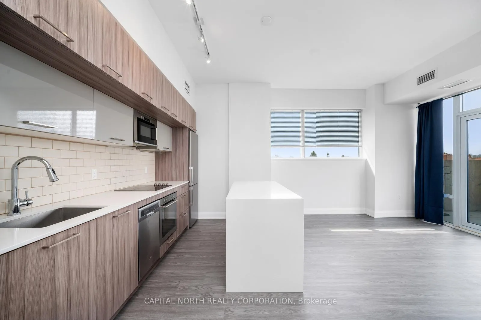 Photo 10 of Unit 311, 4800 Highway 7, Vaughan, East Woodbridge — HOMEH