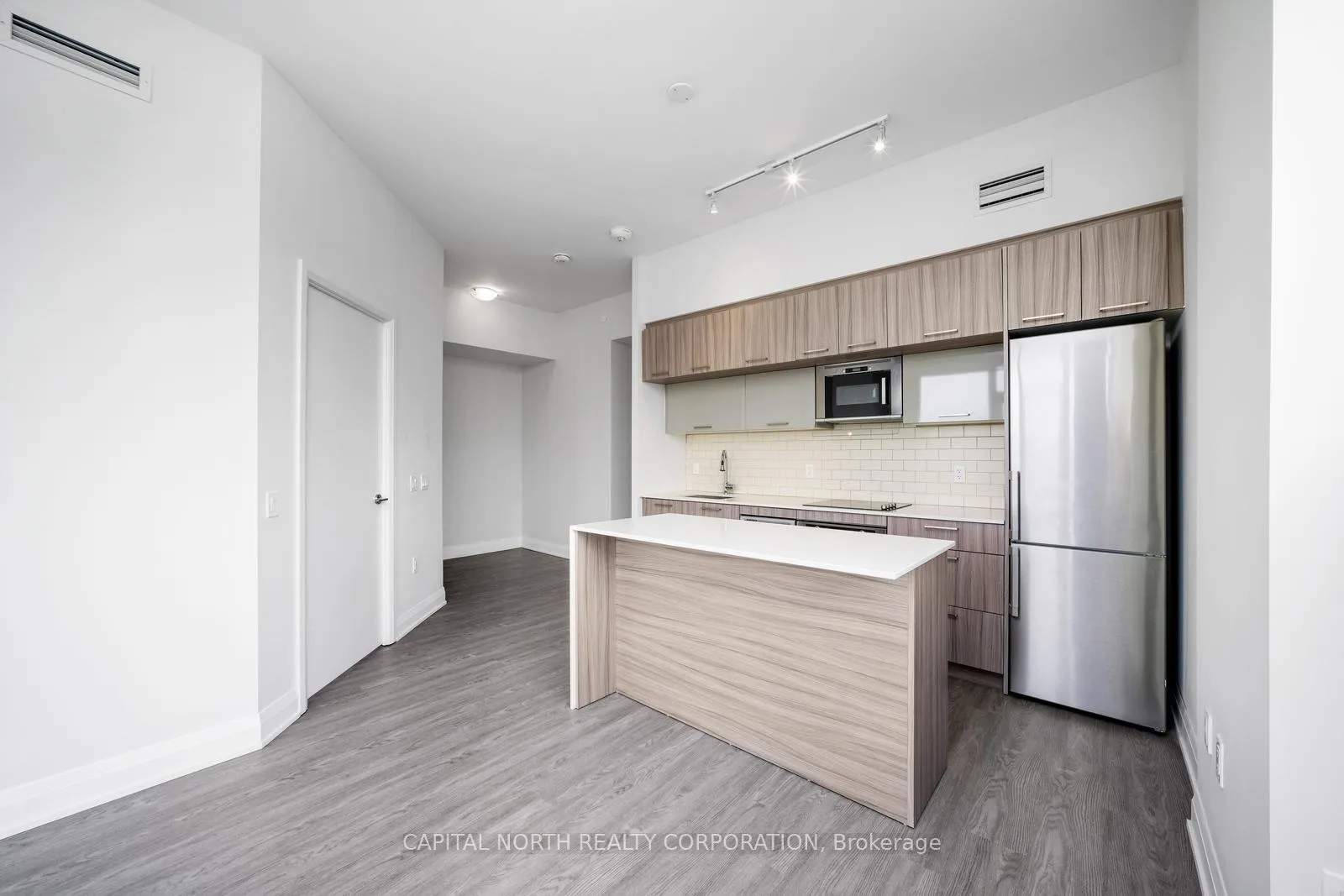 Photo 12 of Unit 311, 4800 Highway 7, Vaughan, East Woodbridge — HOMEH