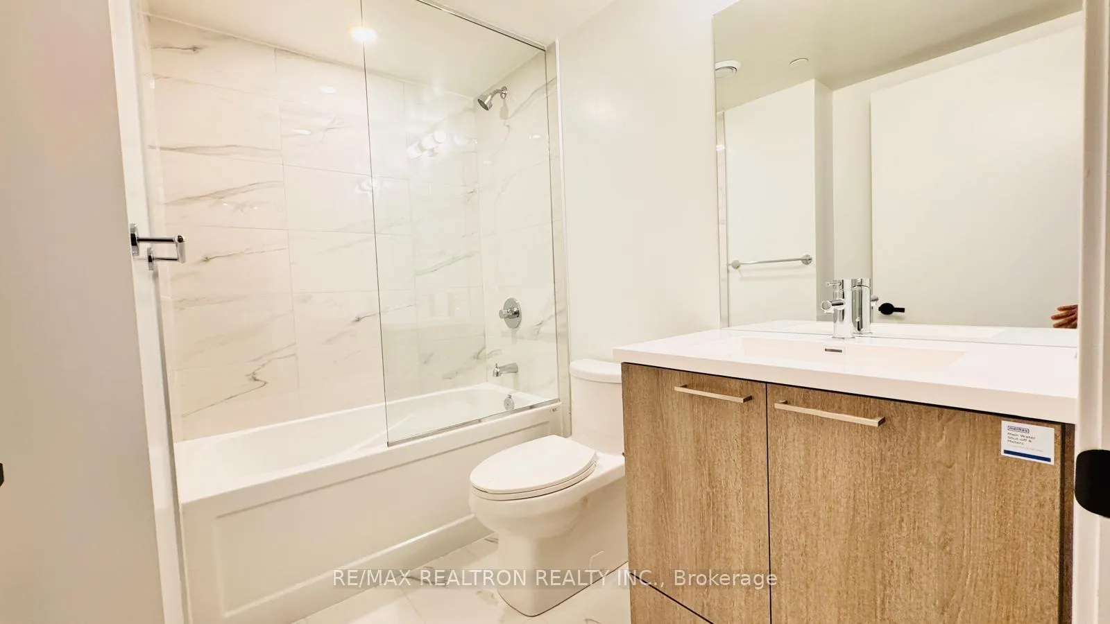 Photo 10 of Unit 2817, 195 Commerce Street, Vaughan, Vaughan Corporate Centre — HOMEH