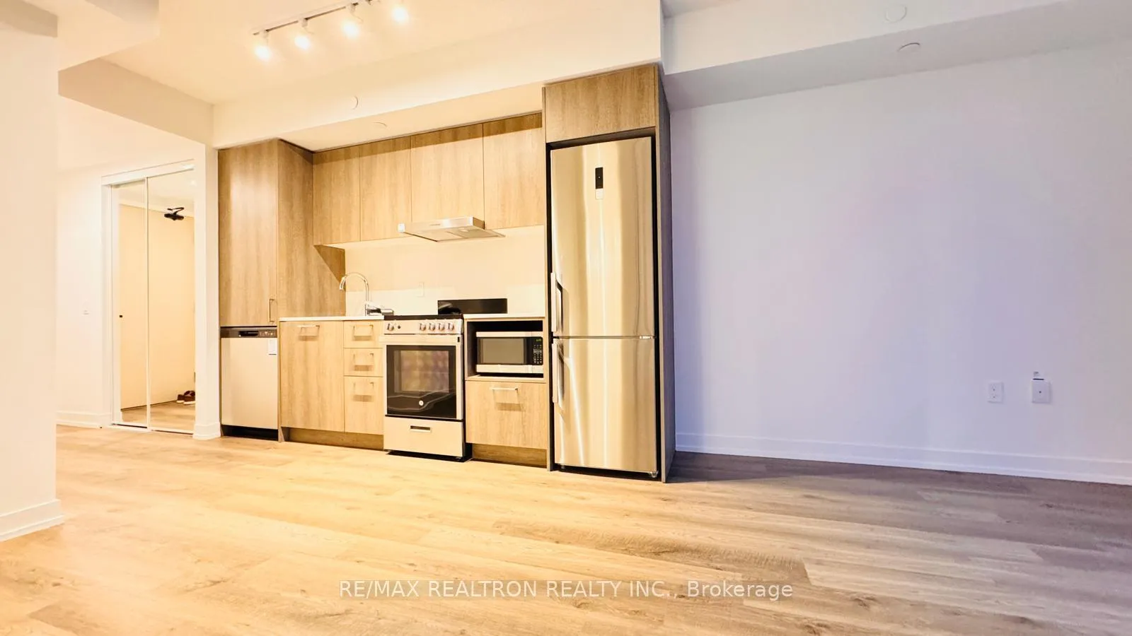 Photo 12 of Unit 2817, 195 Commerce Street, Vaughan, Vaughan Corporate Centre — HOMEH