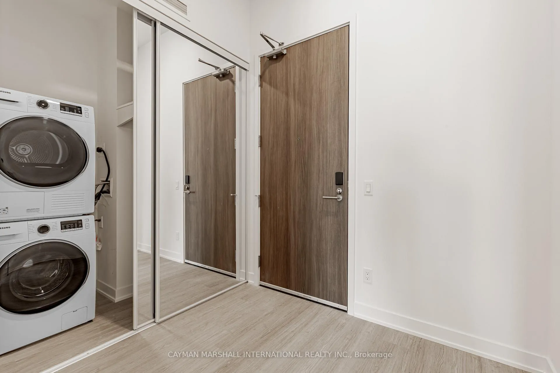 Photo 4 of Unit 103, 8188 Yonge Street, Vaughan, Uplands — HOMEH