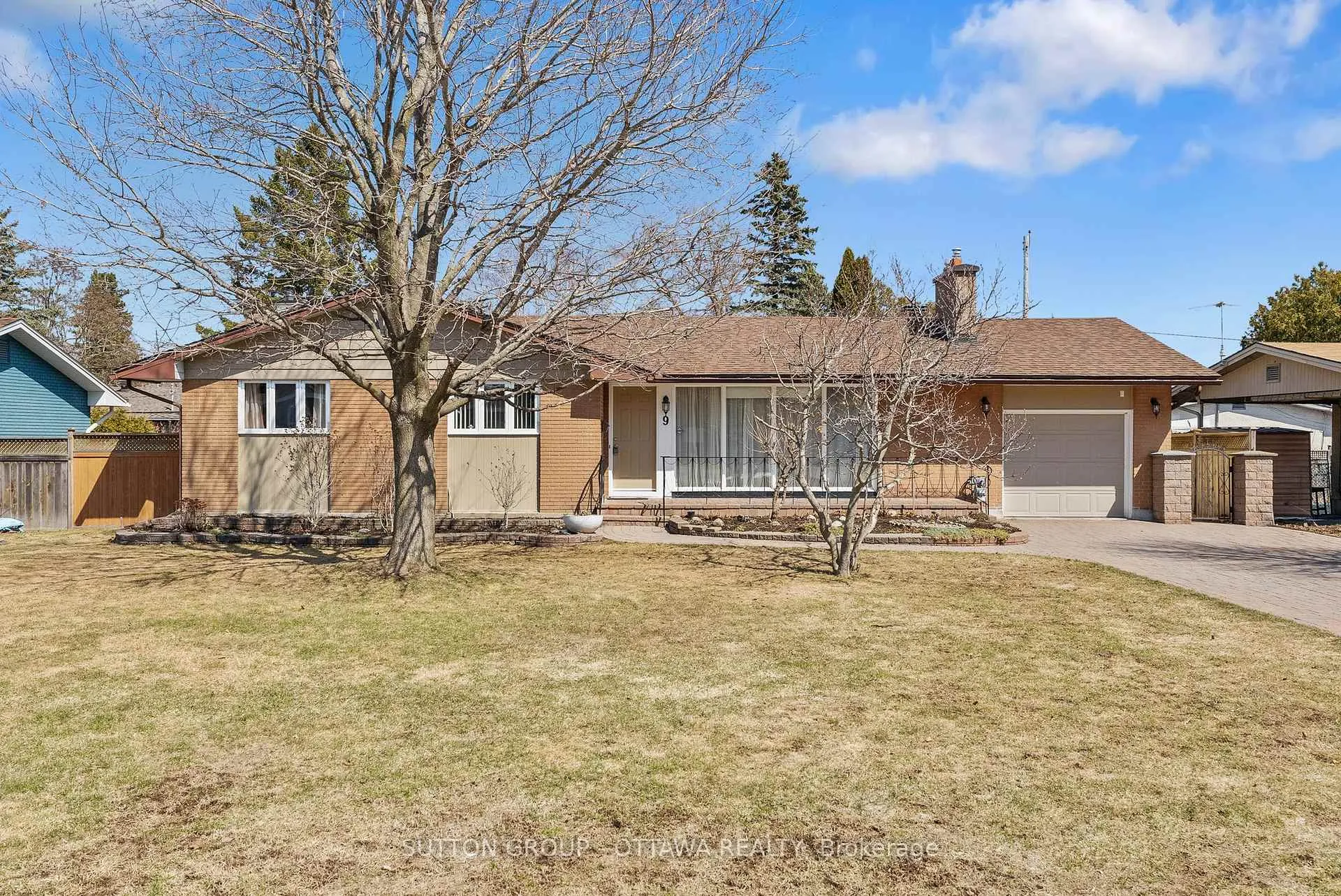Photo 1 of 9 Aberfeldy Street, Ottawa, Arbeatha Park — HOMEH