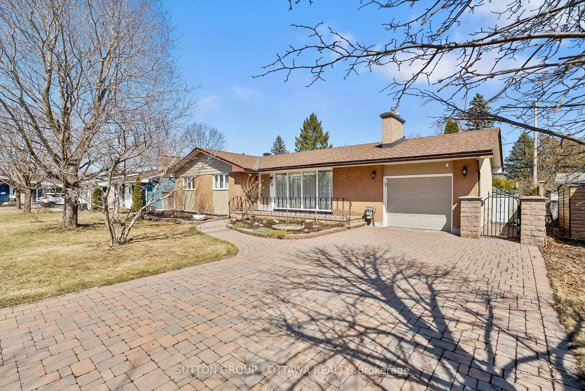 Photo 3 of 9 Aberfeldy Street, Ottawa, Arbeatha Park — HOMEH
