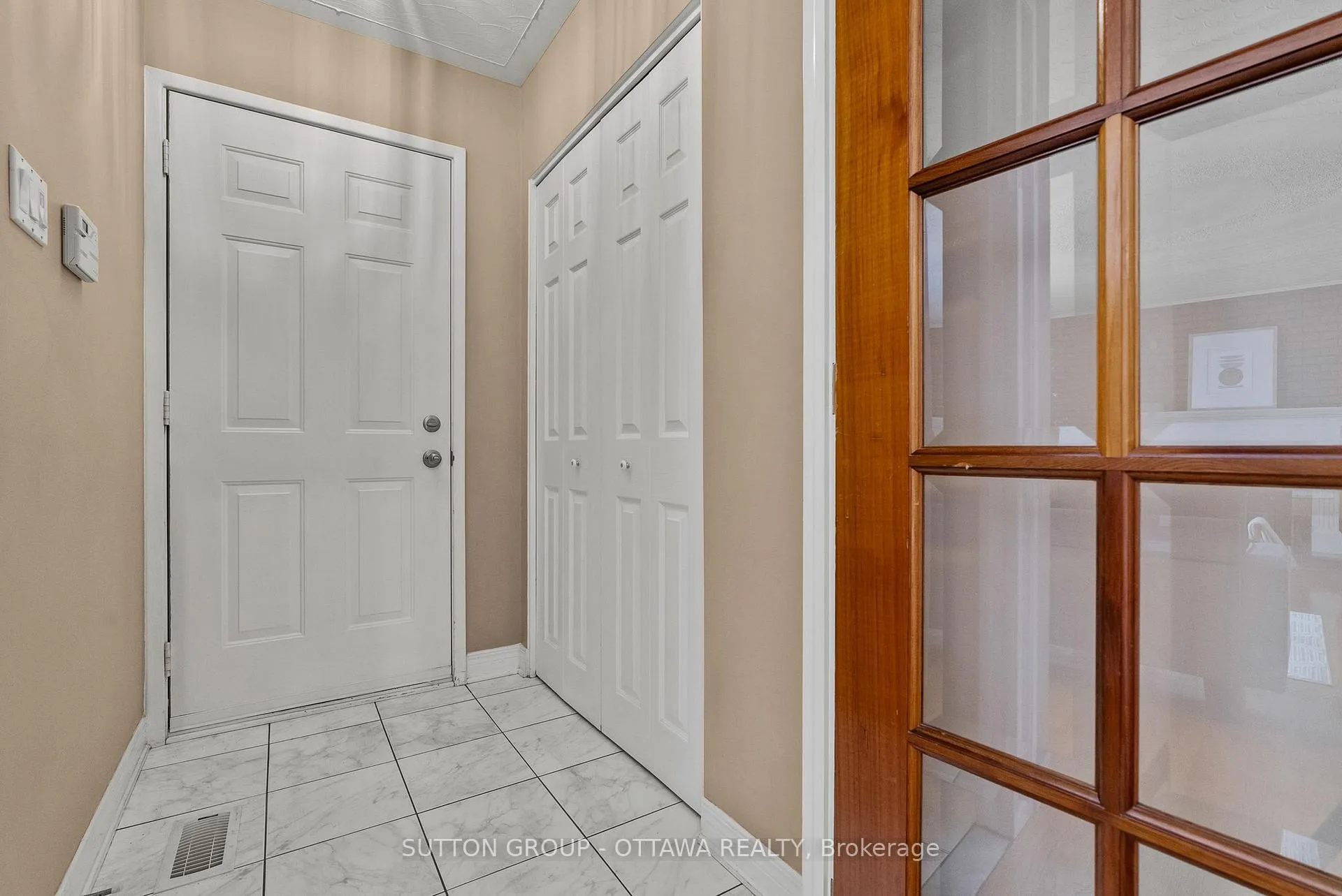Photo 7 of 9 Aberfeldy Street, Ottawa, Arbeatha Park — HOMEH