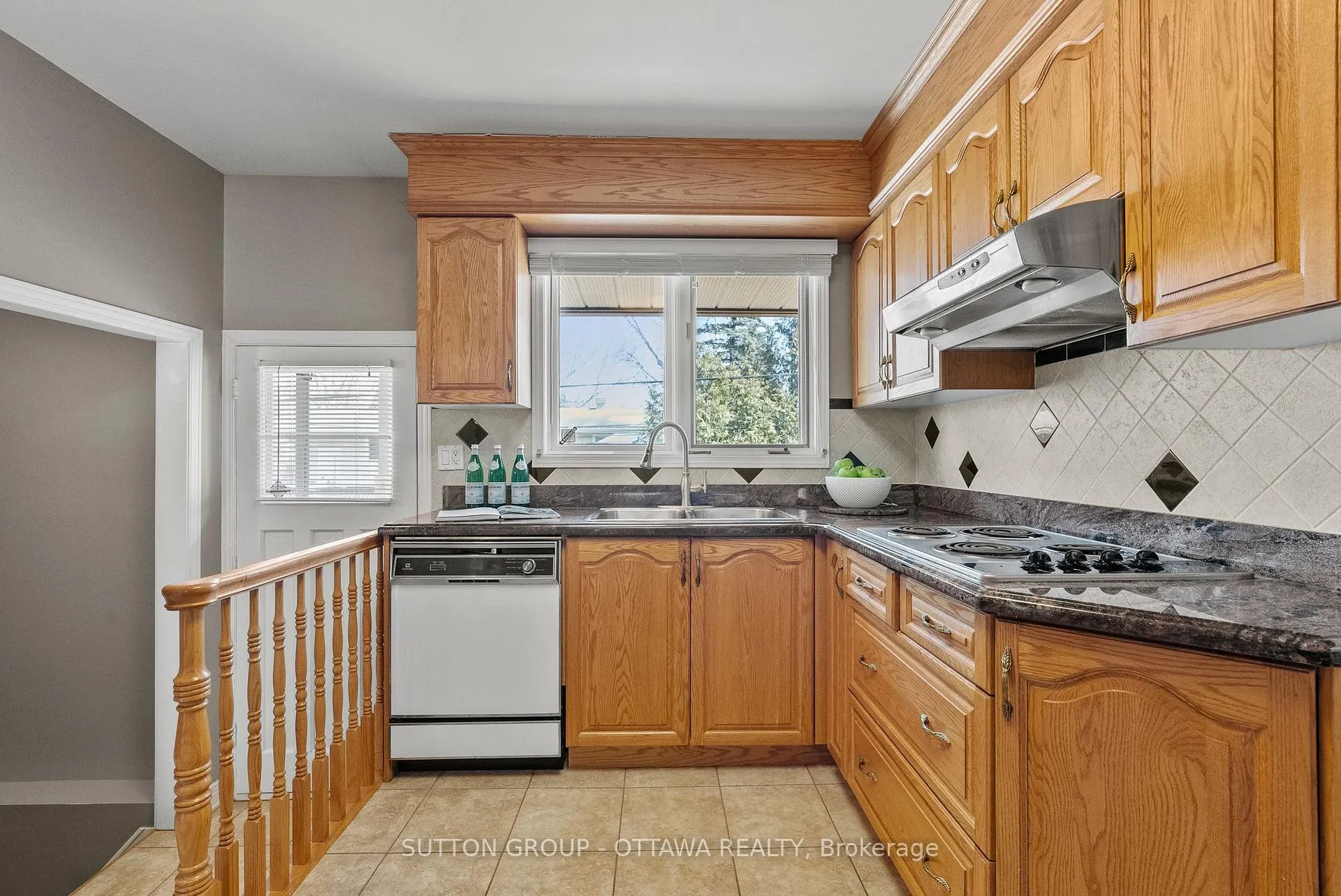 Photo 9 of 9 Aberfeldy Street, Ottawa, Arbeatha Park — HOMEH