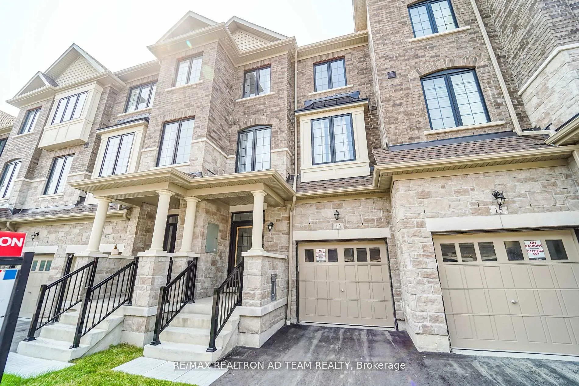 Photo 2 of 13 Hallmark Way, Whitby, Lynde Creek — HOMEH