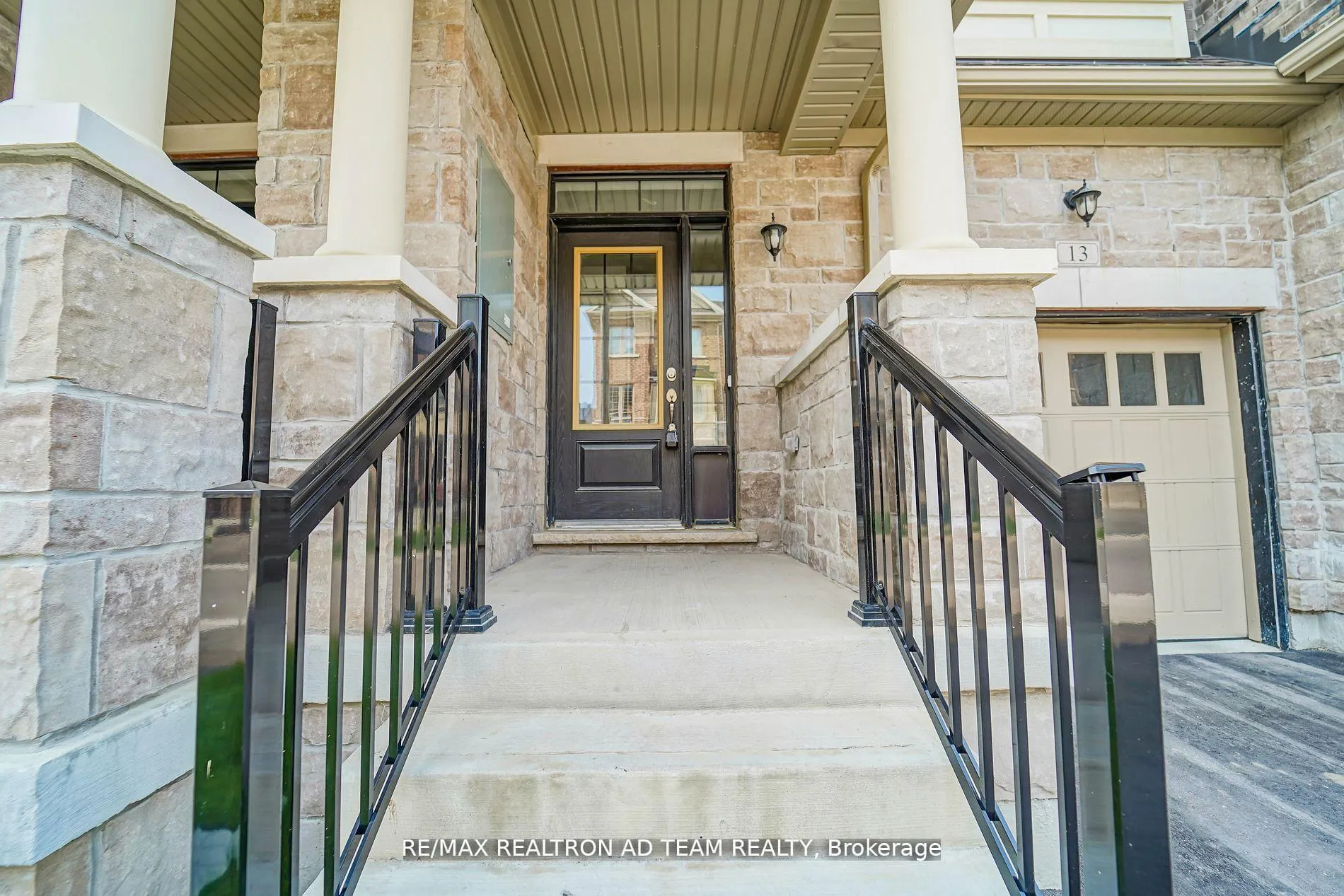 Photo 3 of 13 Hallmark Way, Whitby, Lynde Creek — HOMEH