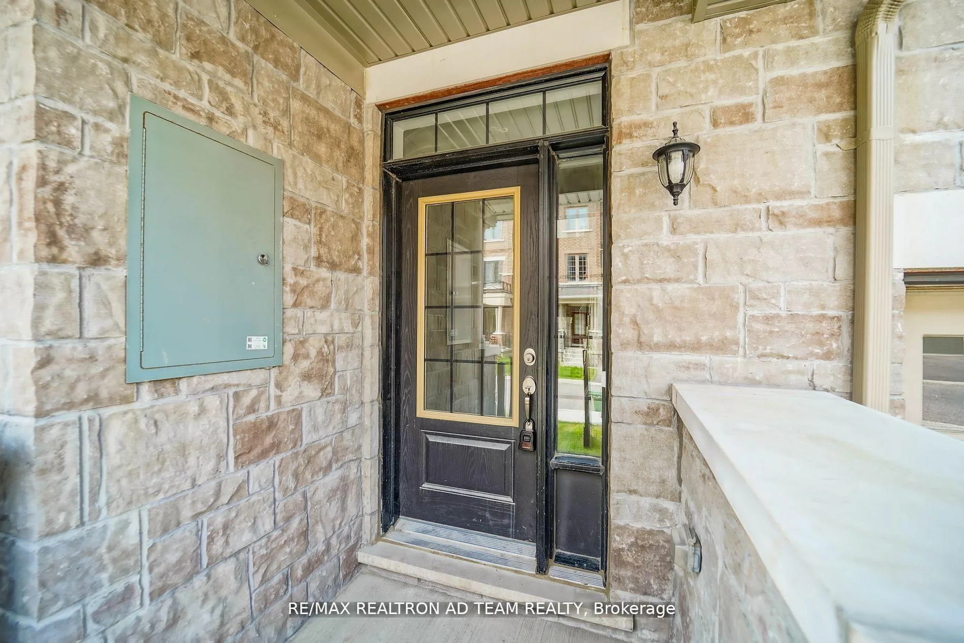 Photo 4 of 13 Hallmark Way, Whitby, Lynde Creek — HOMEH