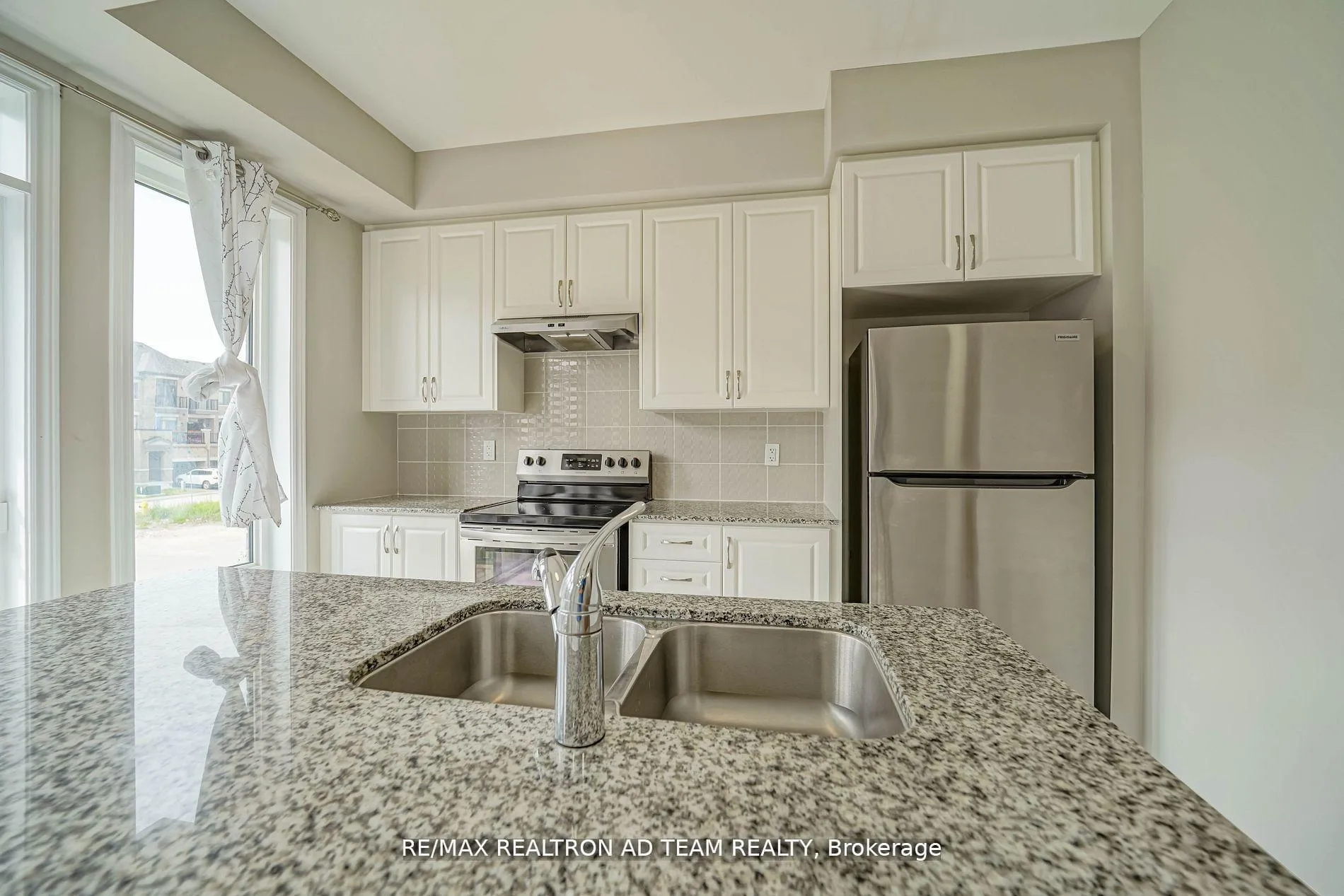 Photo 16 of 13 Hallmark Way, Whitby, Lynde Creek — HOMEH