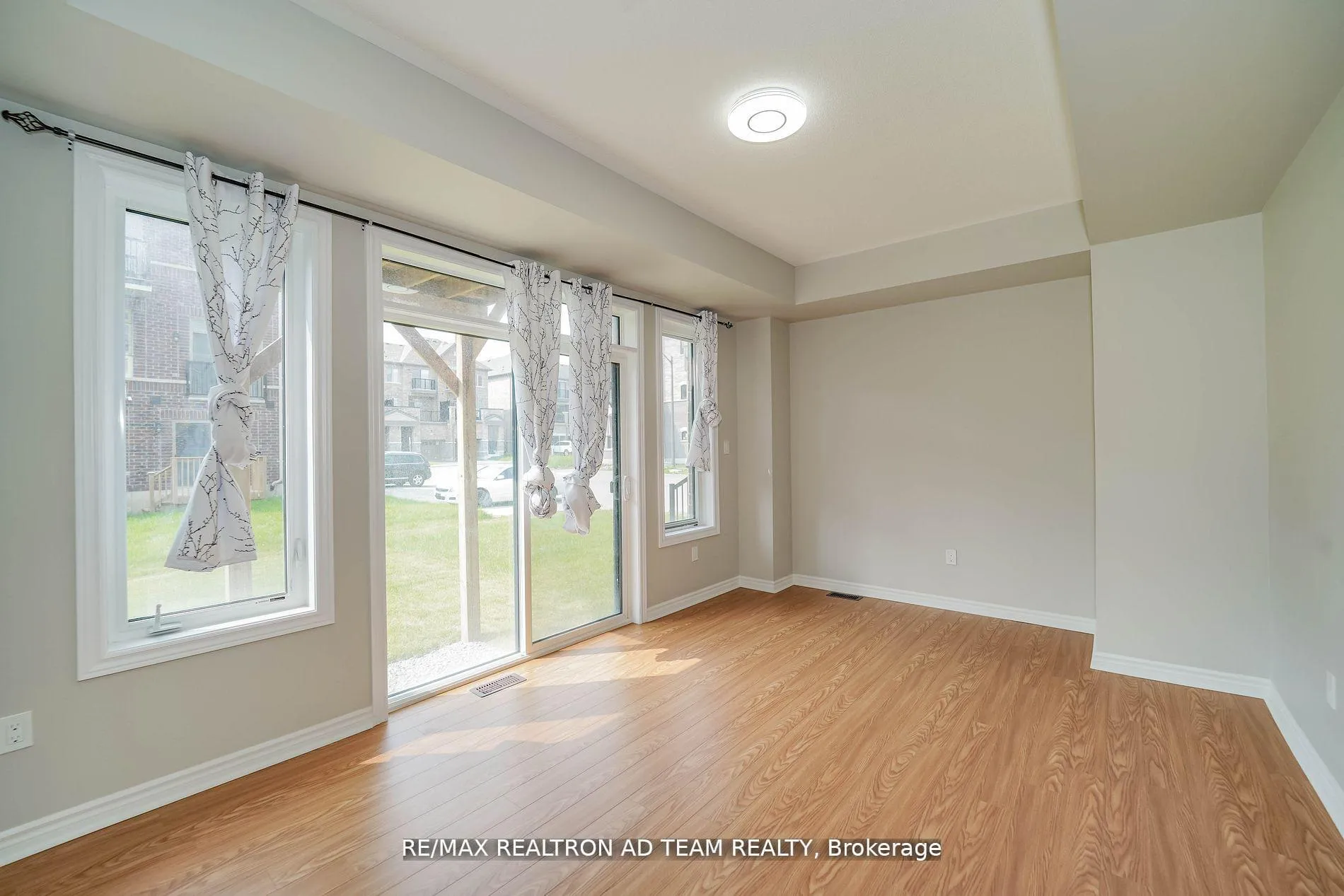 Photo 18 of 13 Hallmark Way, Whitby, Lynde Creek — HOMEH