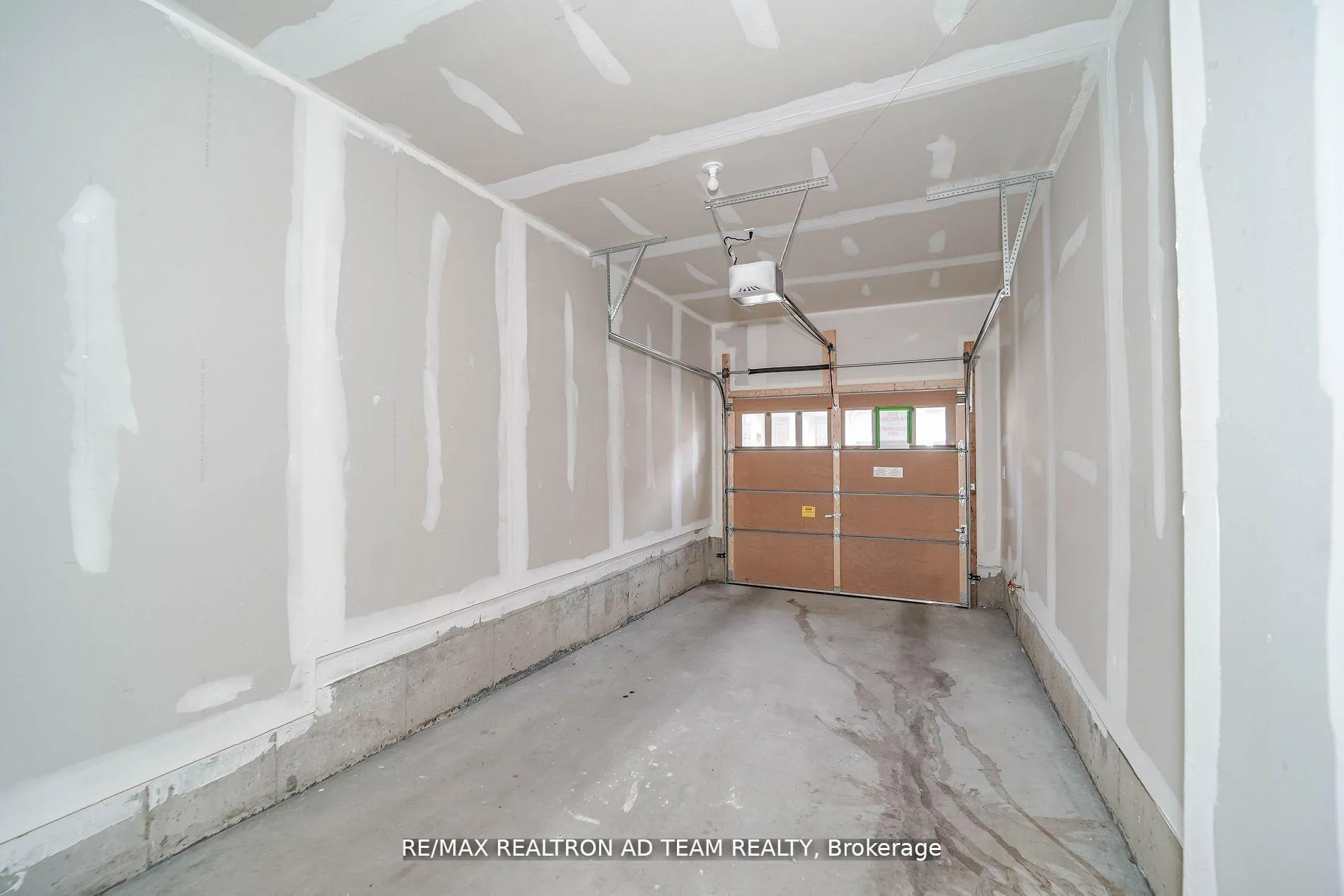 Photo 34 of 13 Hallmark Way, Whitby, Lynde Creek — HOMEH