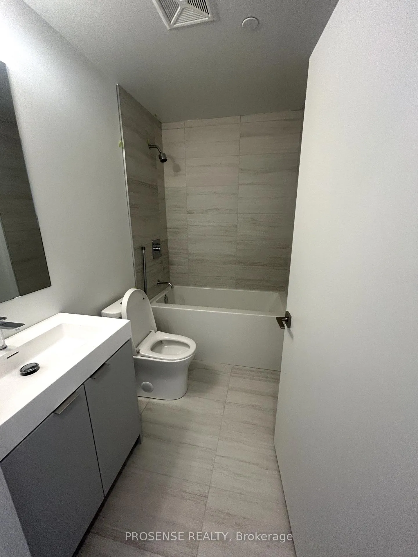 Photo 5 of Unit 2313, 10 Abeja Street, Vaughan, Concord — HOMEH